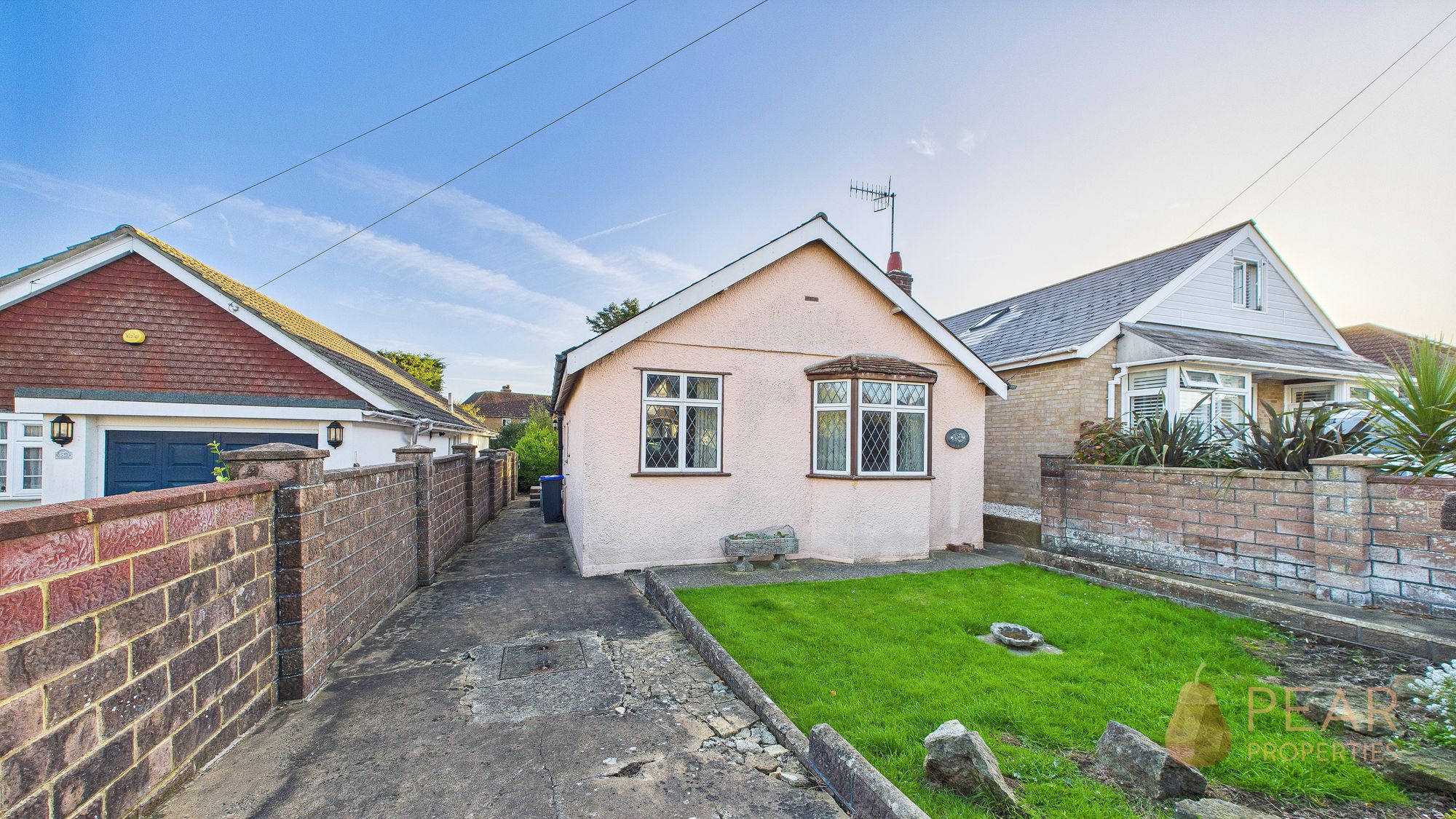 3 bedroom Detached bungalow Under Offer