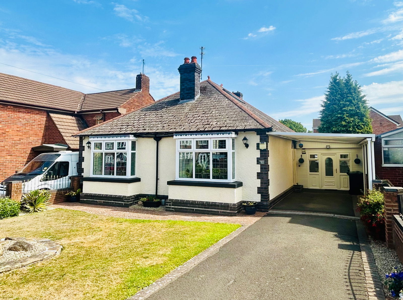 2 bedroom Detached bungalow Under Offer