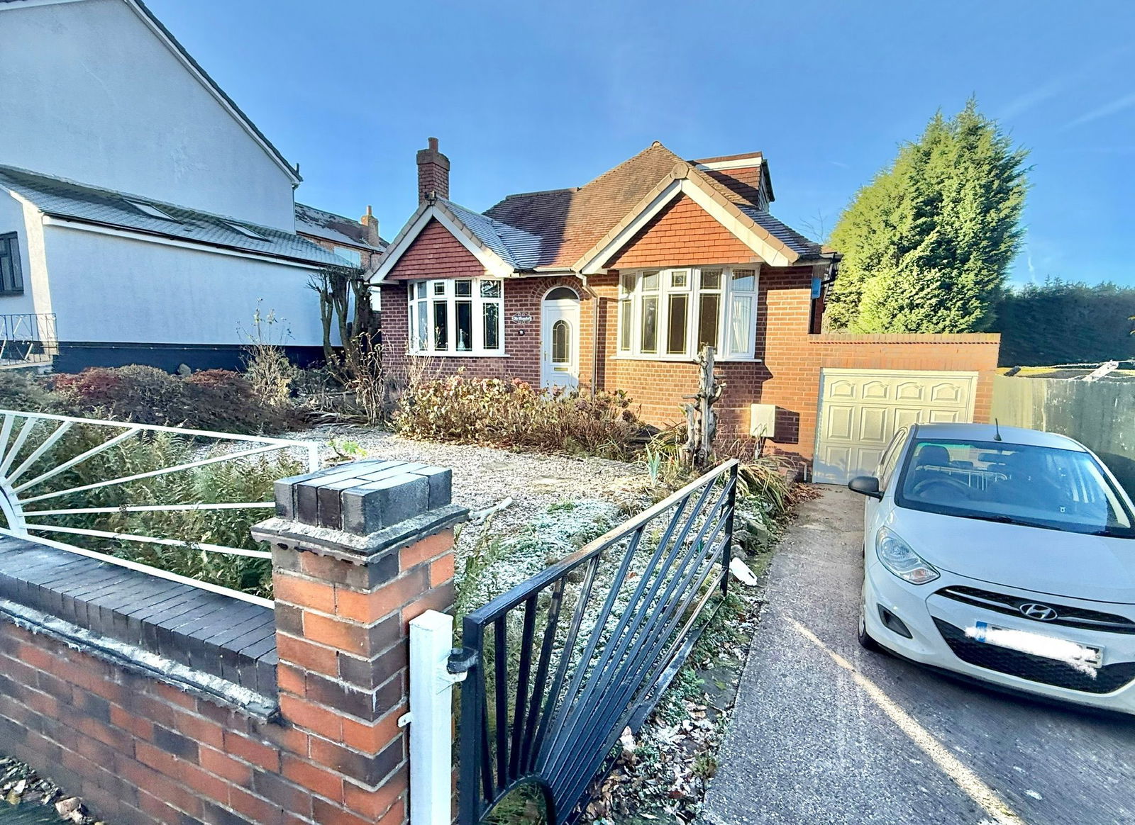 3 bedroom Detached bungalow Under Offer