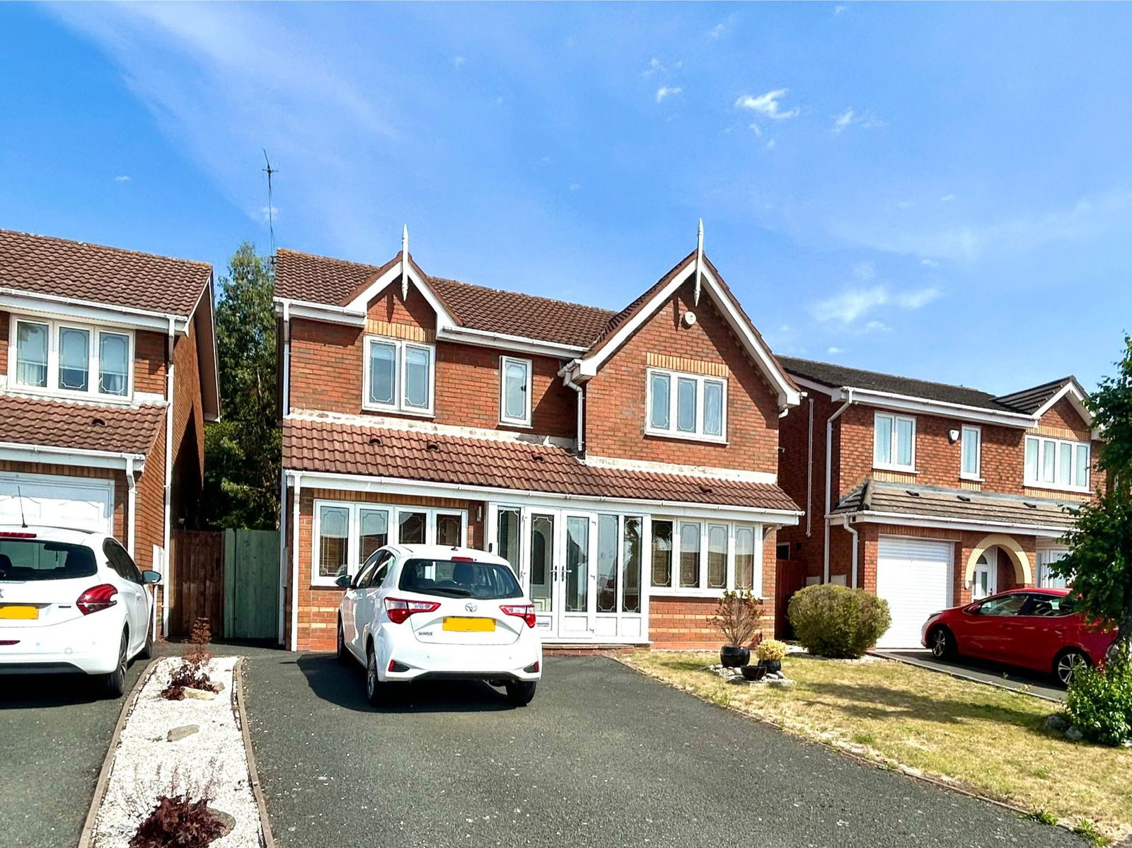 4 bedroom Detached house Under Offer
