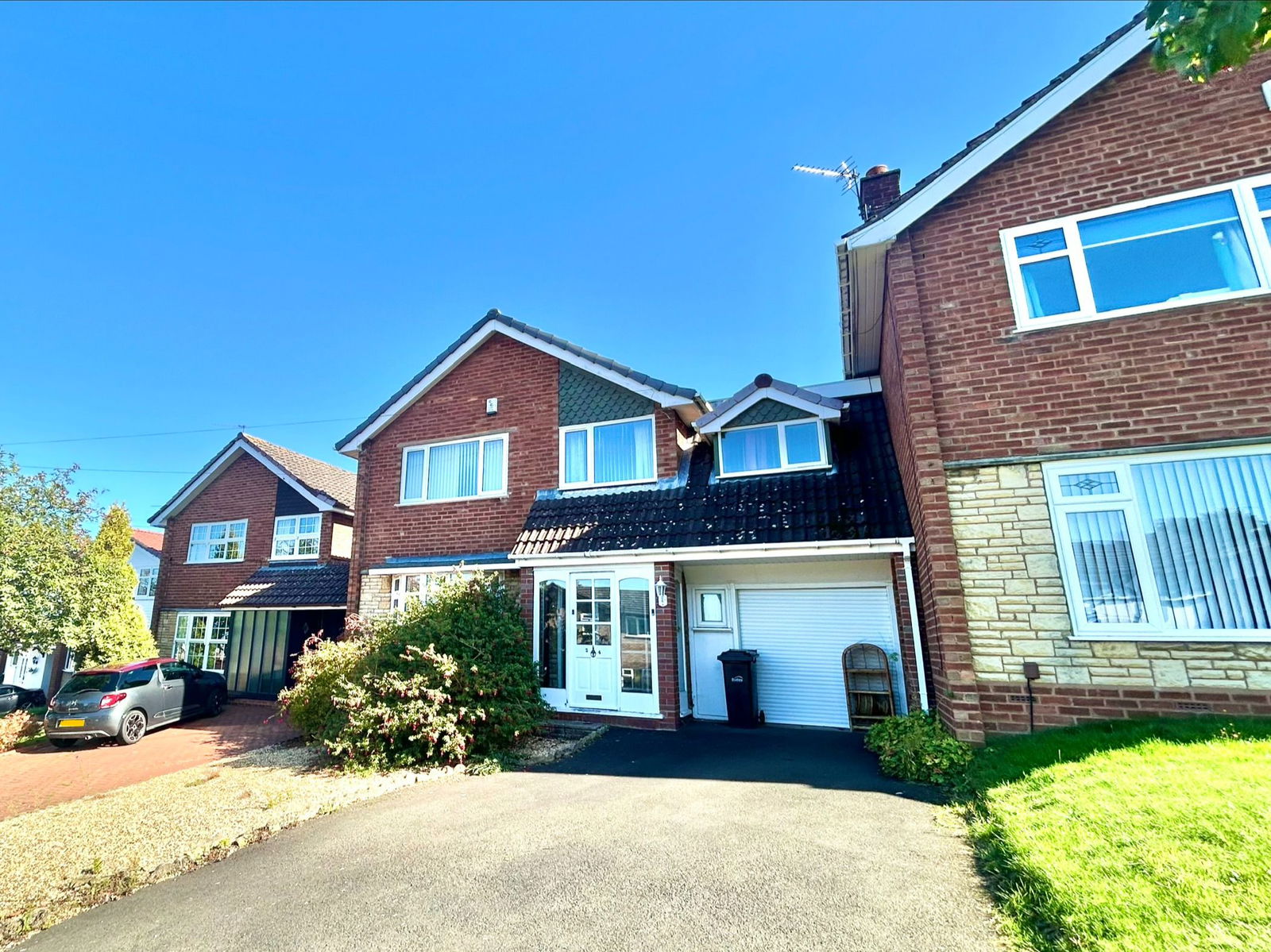 4 bedroom Detached house Under Offer