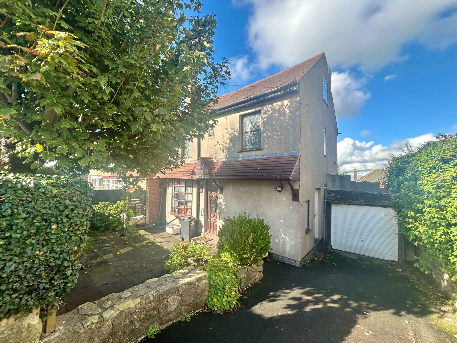 2 bedroom Detached house Under Offer