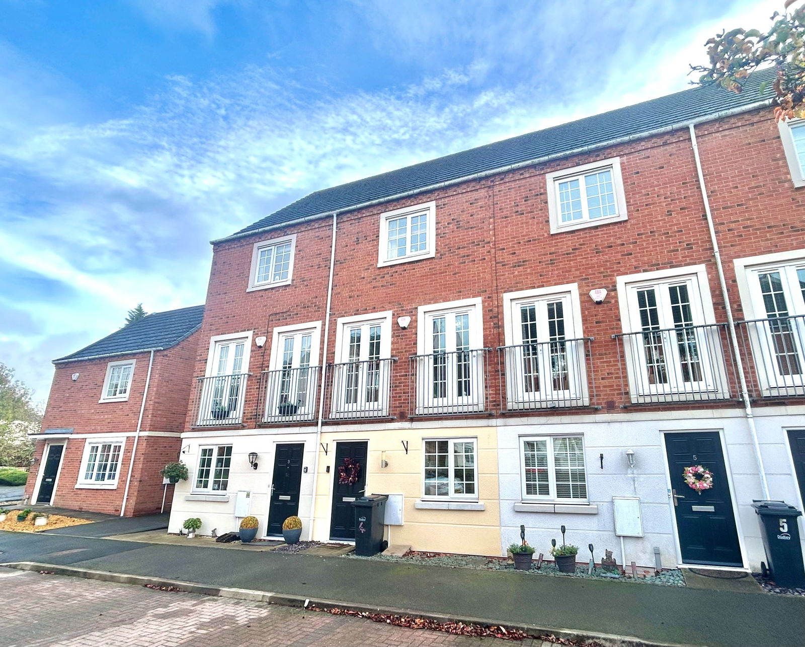 4 bedroom Terraced House Under Offer