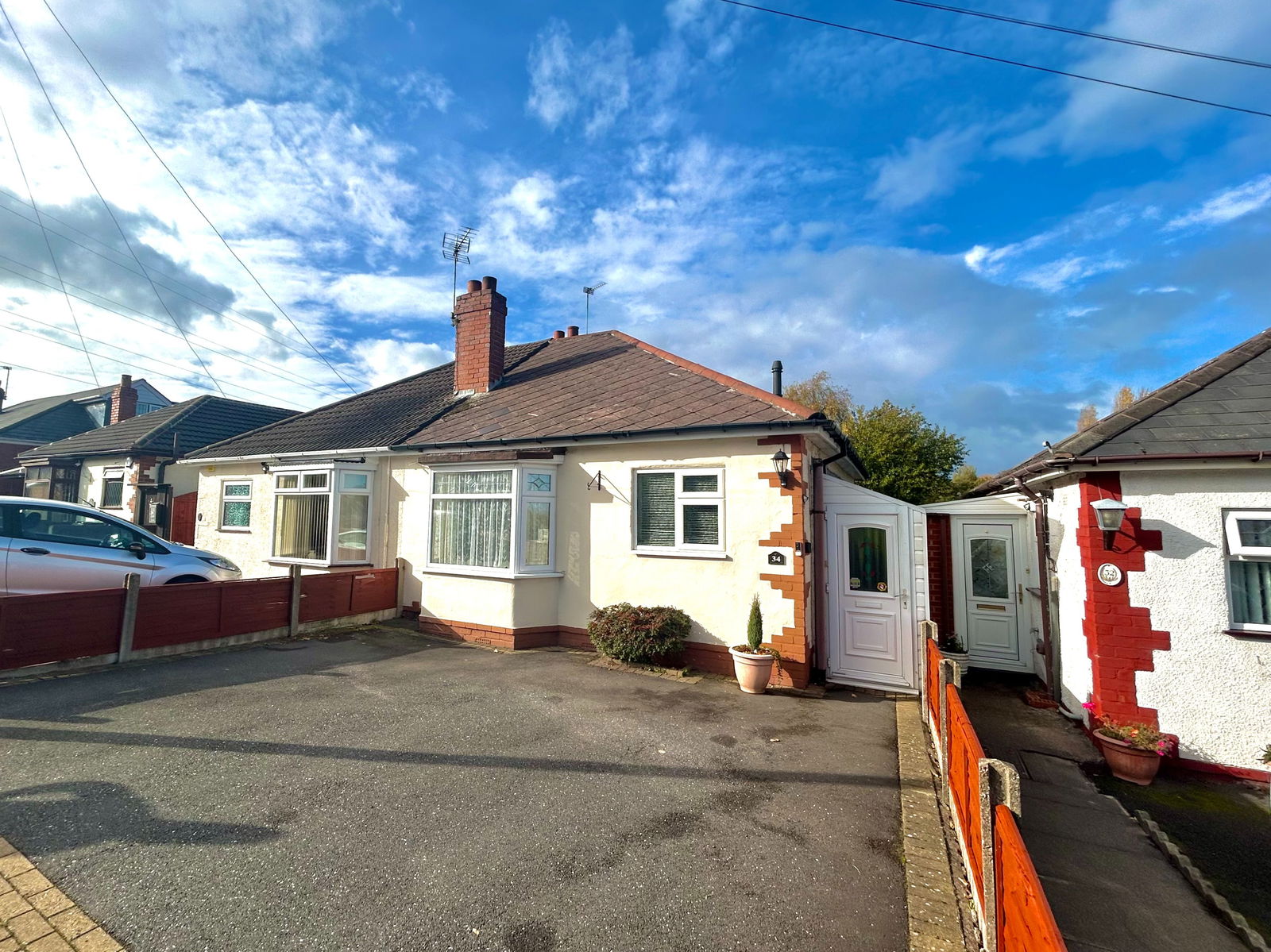 2 bedroom Semi-detached house For Sale