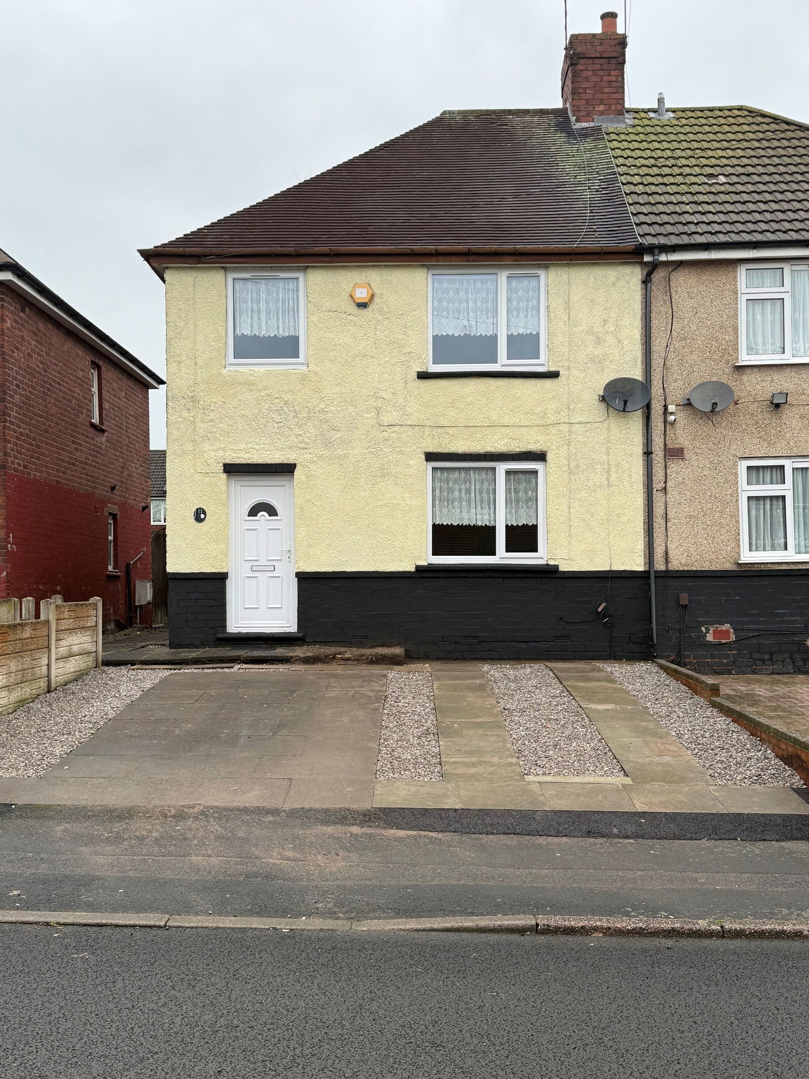 4 bedroom Semi-detached house For Sale