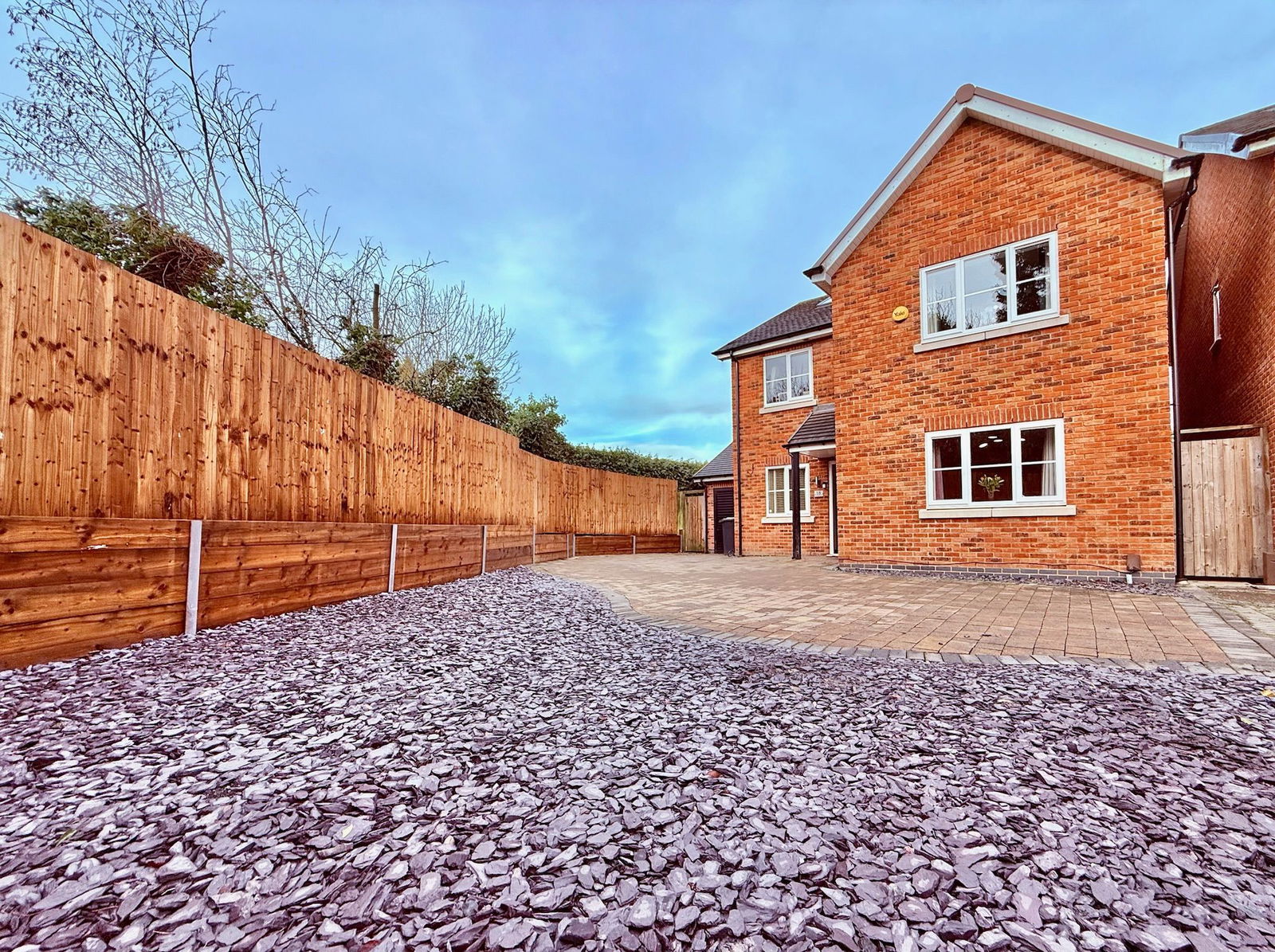 6 bedroom Detached house Under Offer
