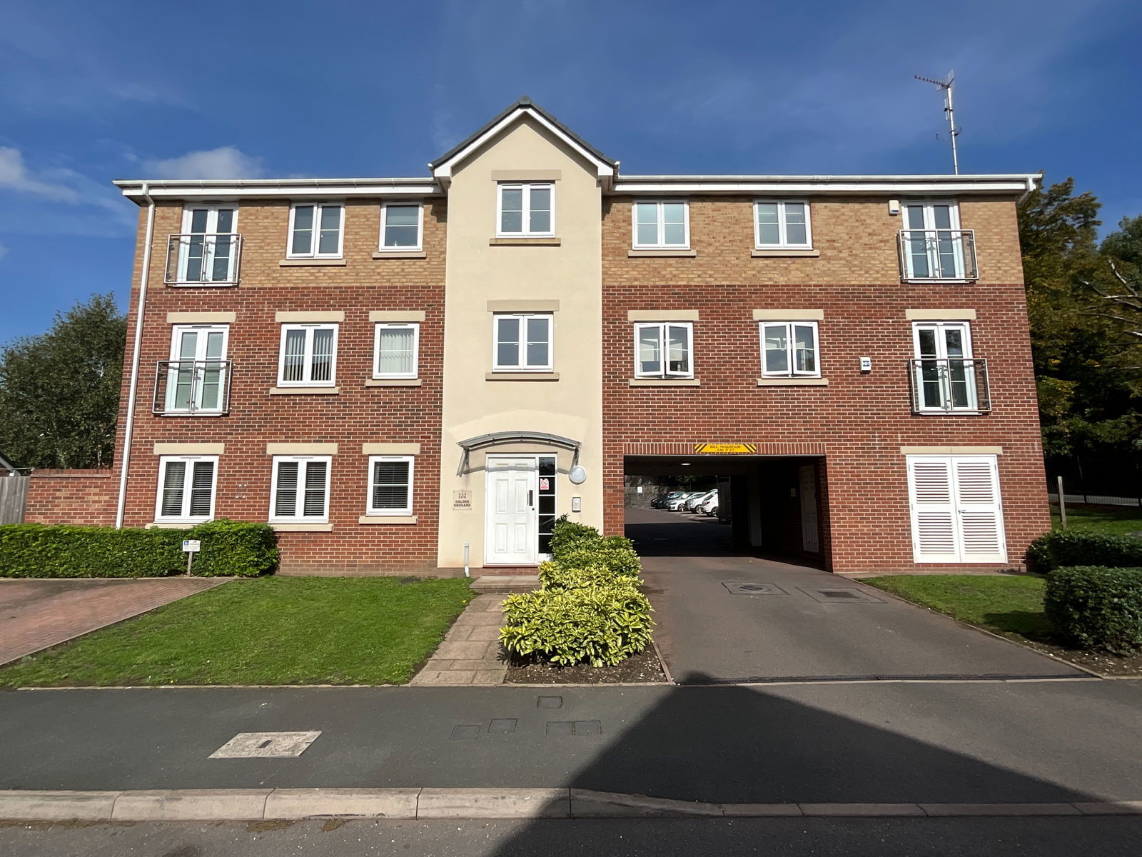 2 bedroom Apartment Under Offer