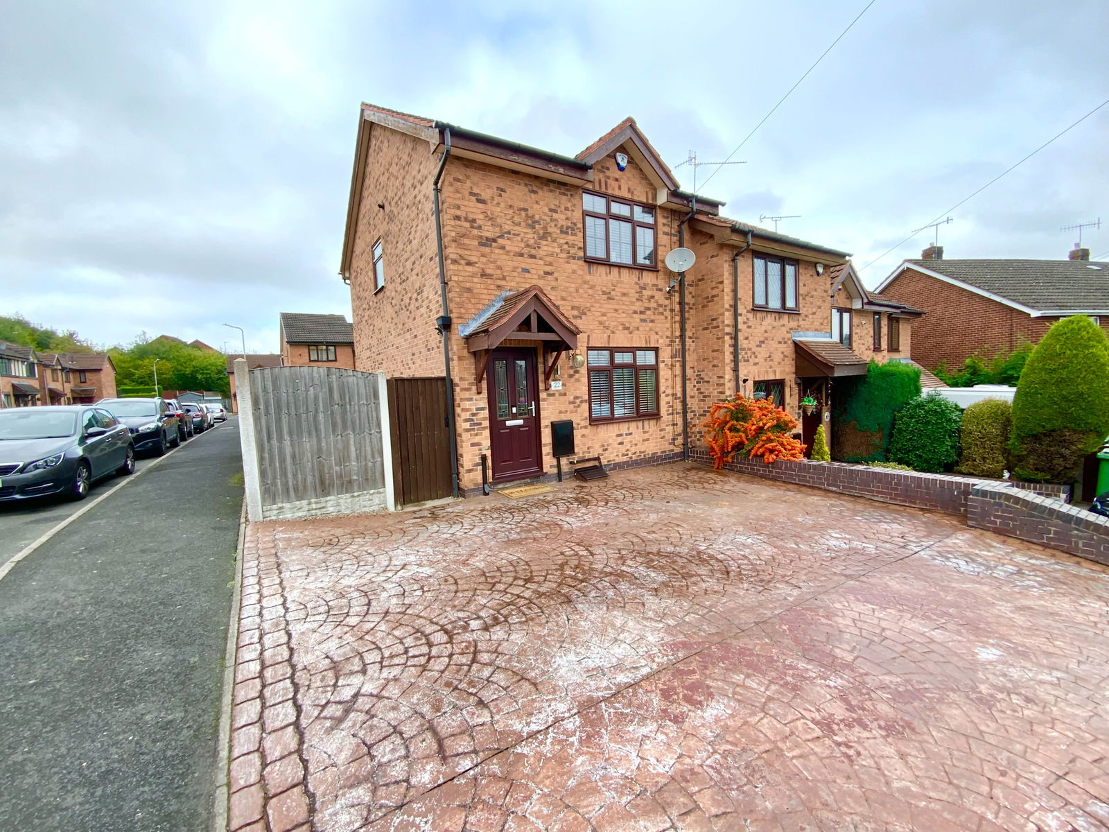 3 bedroom Terraced House Under Offer