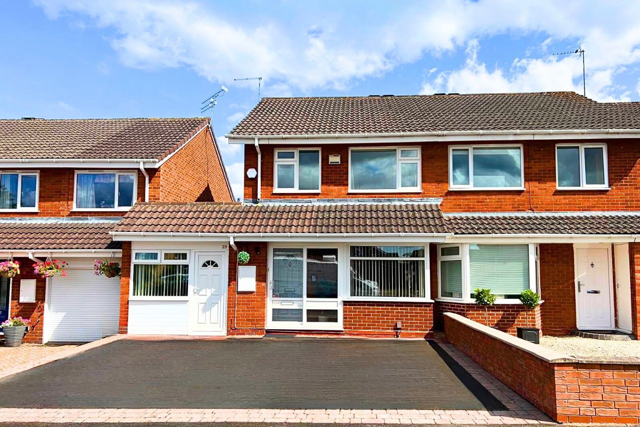 3 bedroom Semi-detached house For Sale