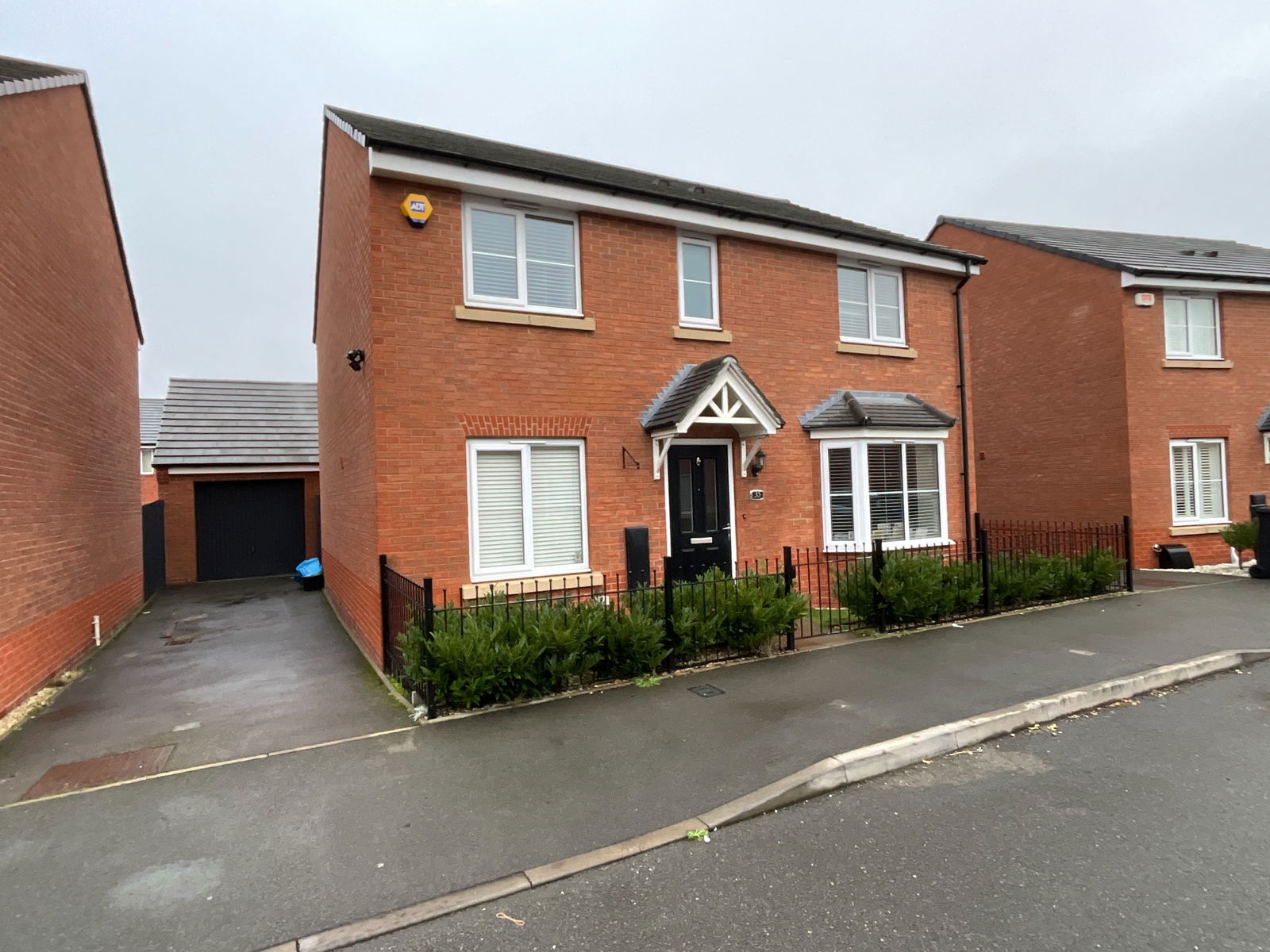 4 bedroom Detached house Under Offer