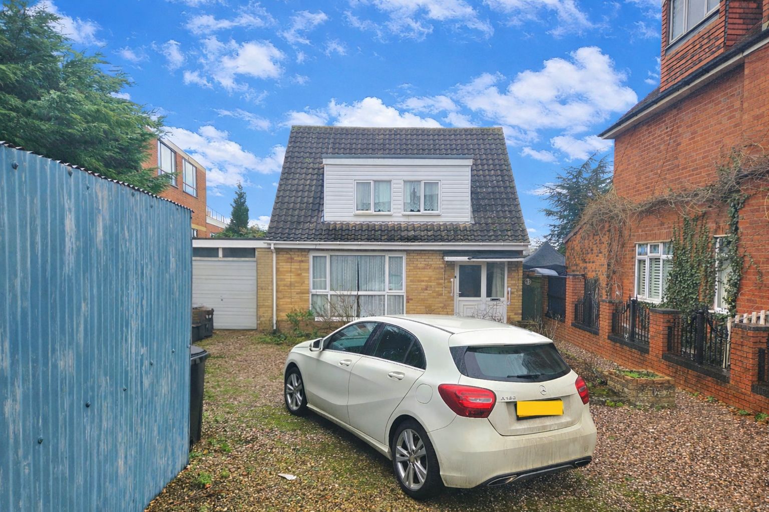 3 bedroom Detached bungalow Under Offer