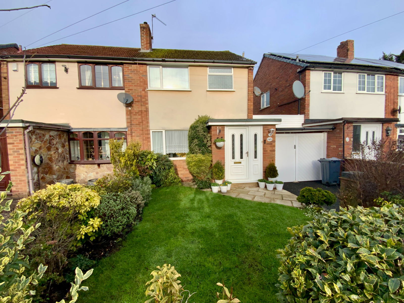 3 bedroom Semi-detached house For Sale