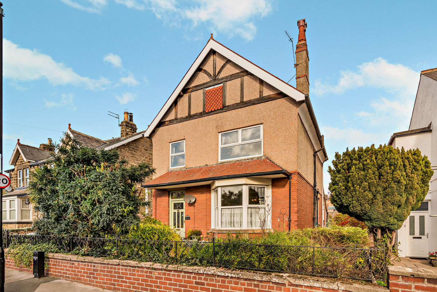 4 bedroom Detached house Under Offer