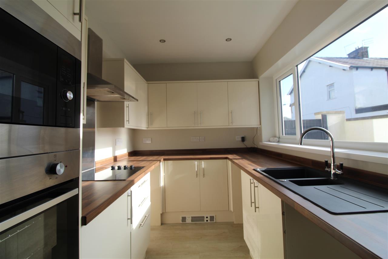 2 bedroom Terraced House To Let