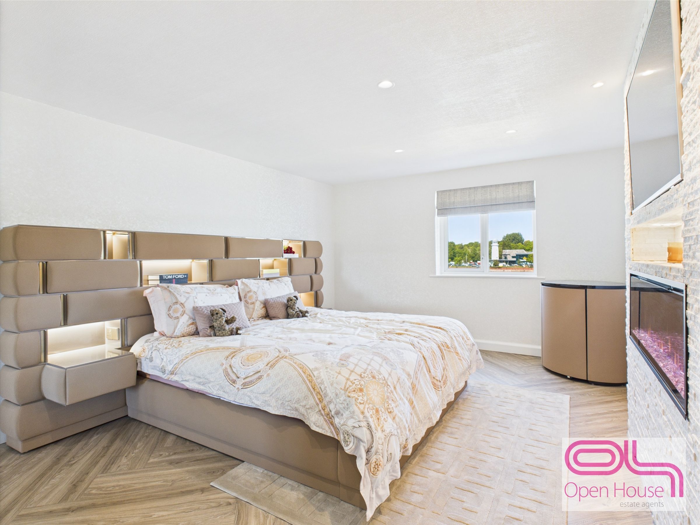 3 bedroom Apartment To Let