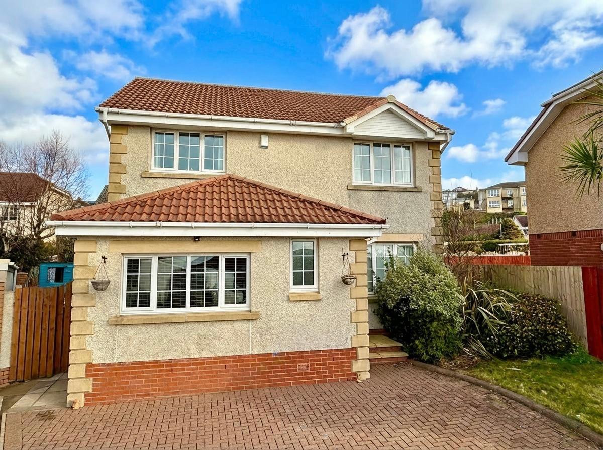 4 bedroom Detached house Under Offer