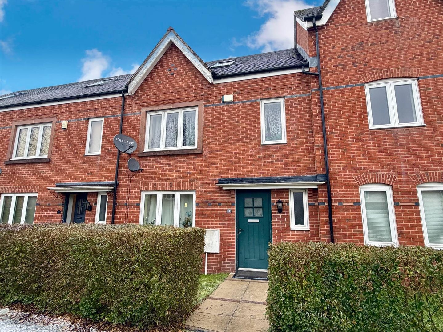4 bedroom Detached house Under Offer