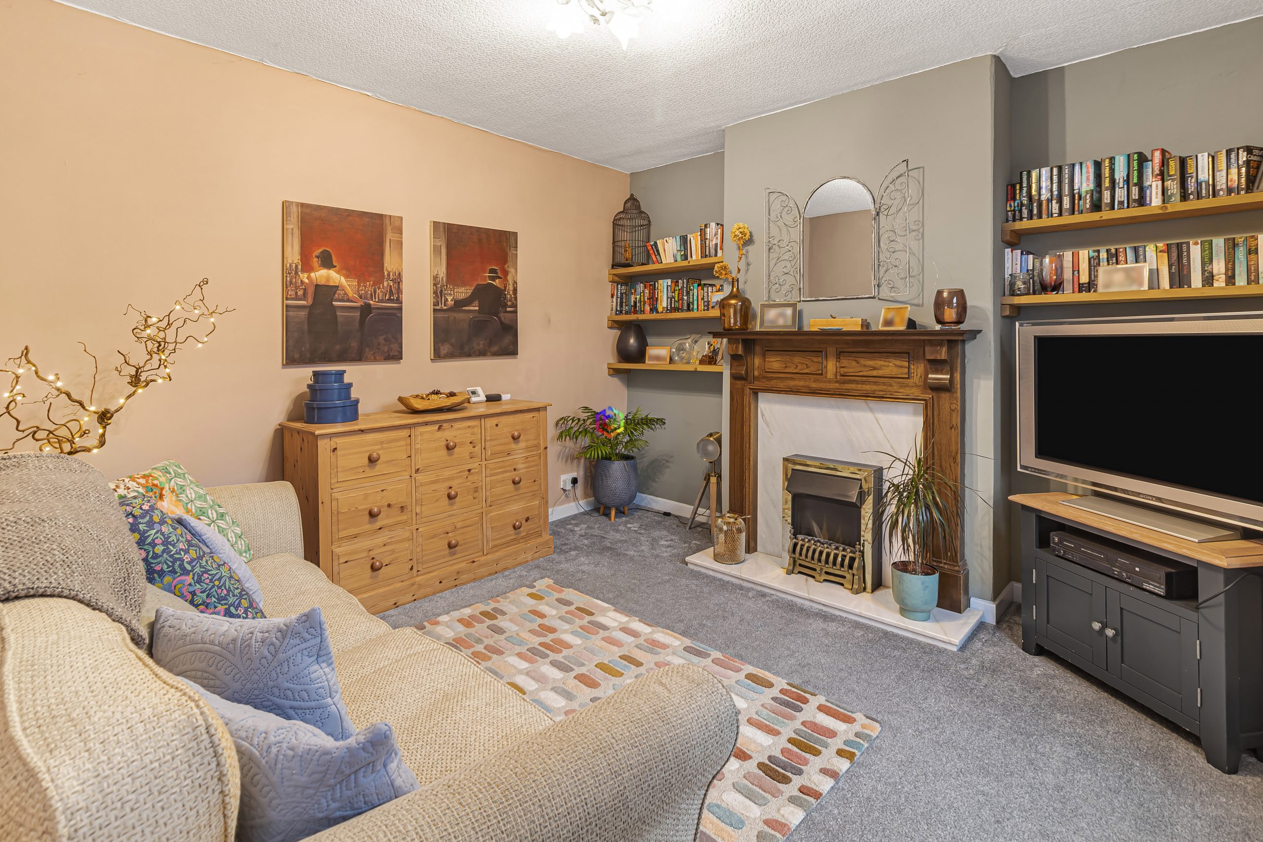 3 bedroom Semi-detached house For Sale