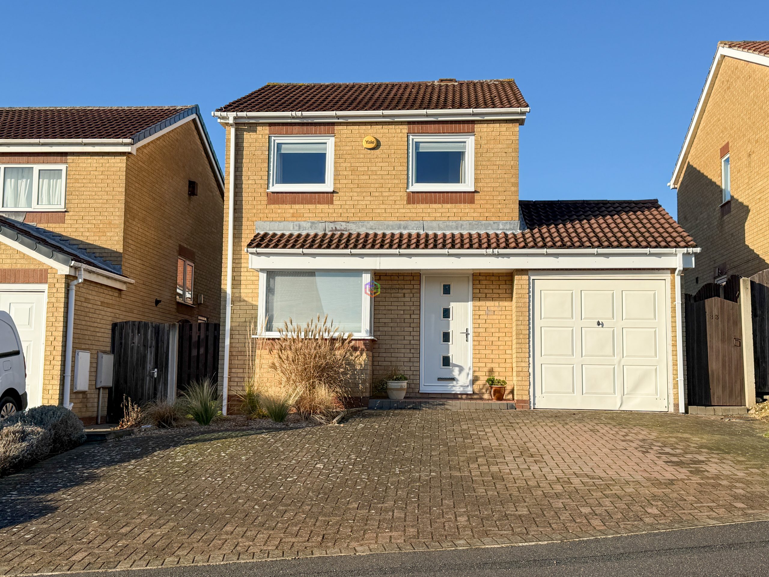 3 bedroom Detached house Under Offer
