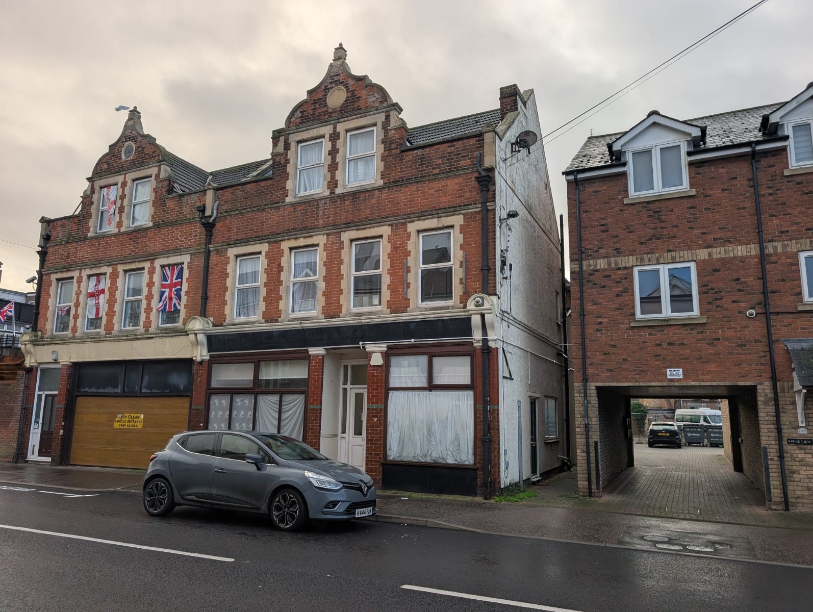2 bedroom Flat To Let