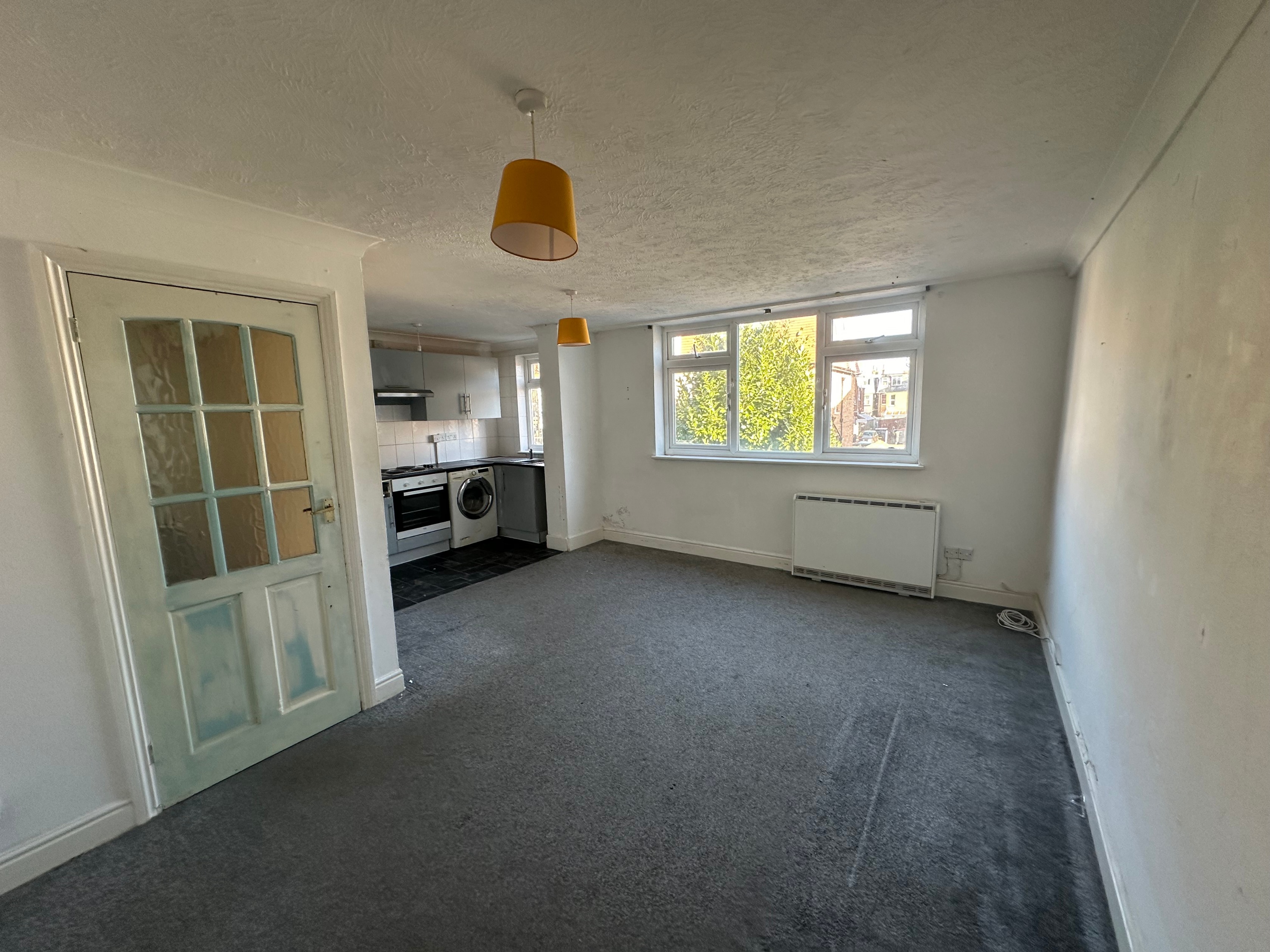 2 bedroom Flat To Let