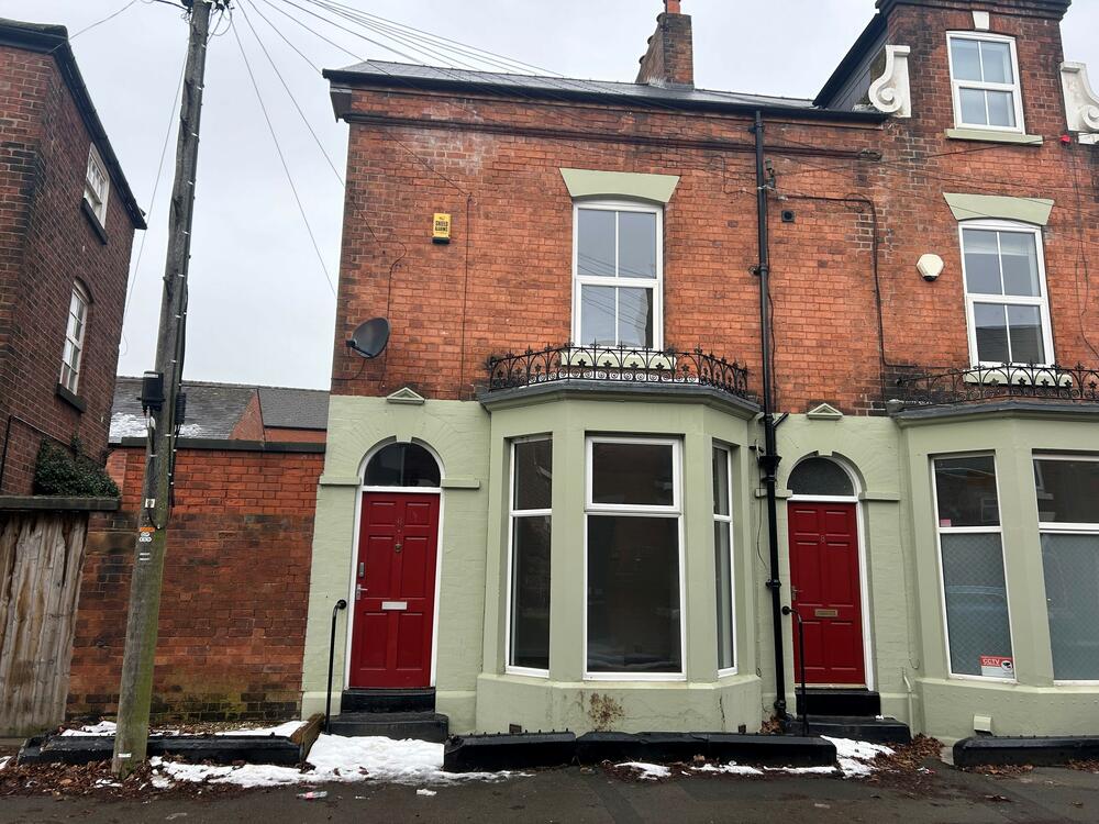 Semi-detached house Let