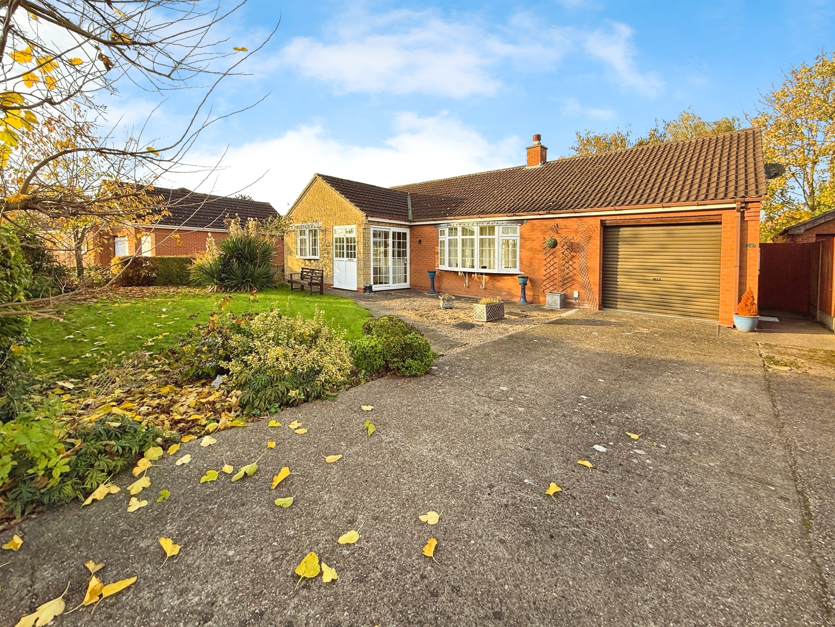 2 bedroom Detached bungalow Under Offer