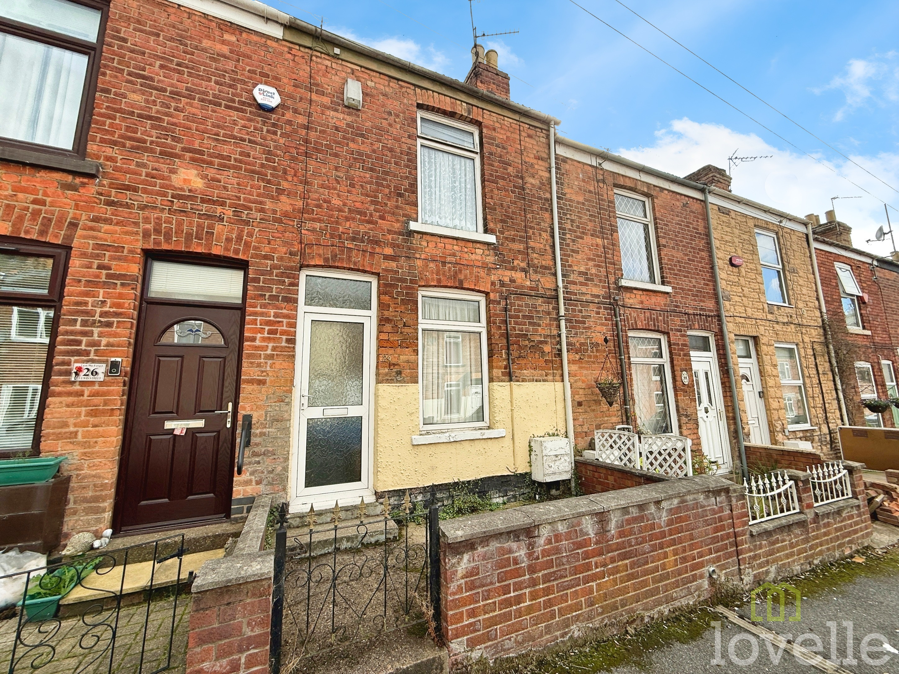 2 bedroom Terraced House Under Offer