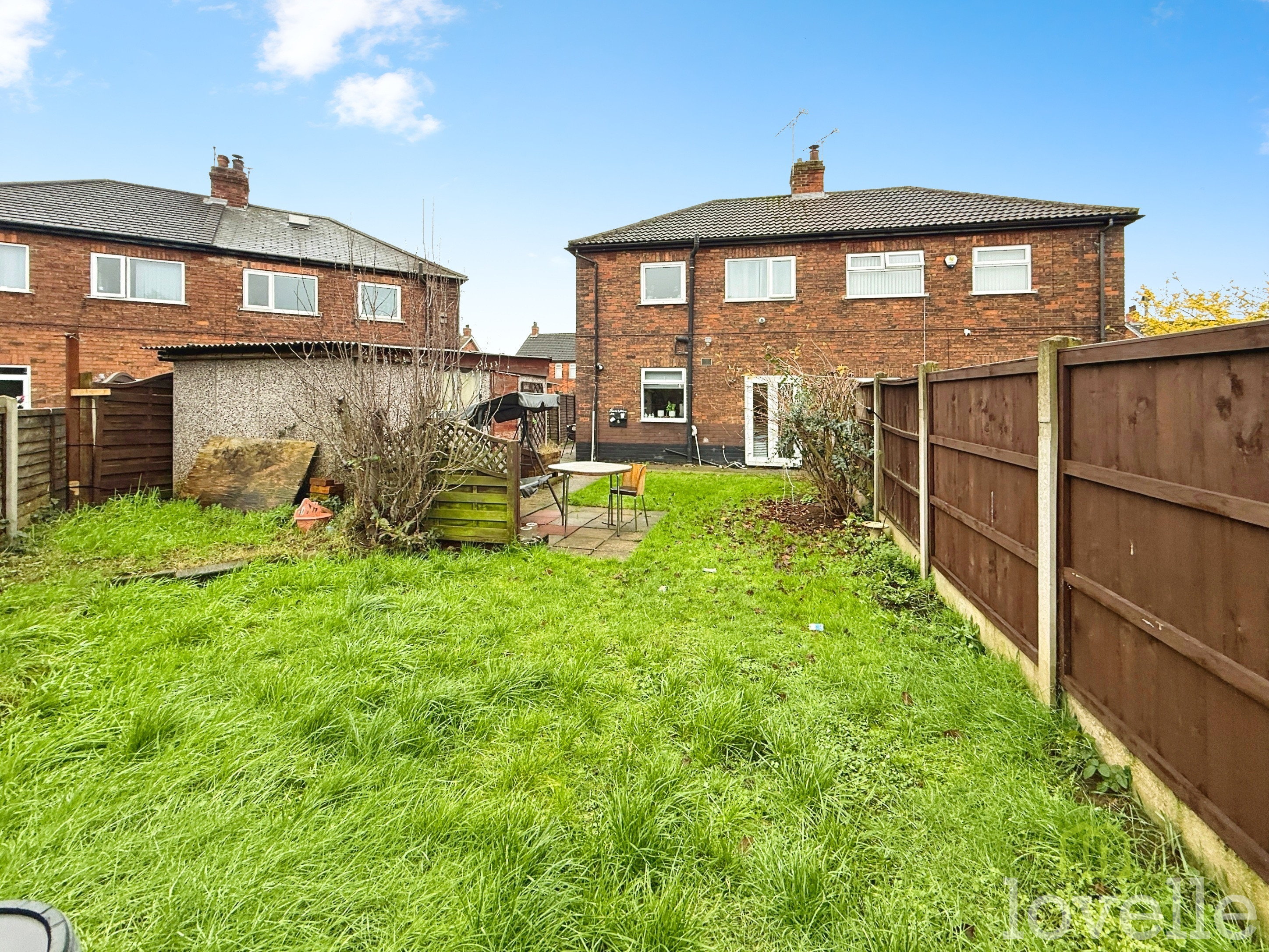 2 bedroom Semi-detached house For Sale