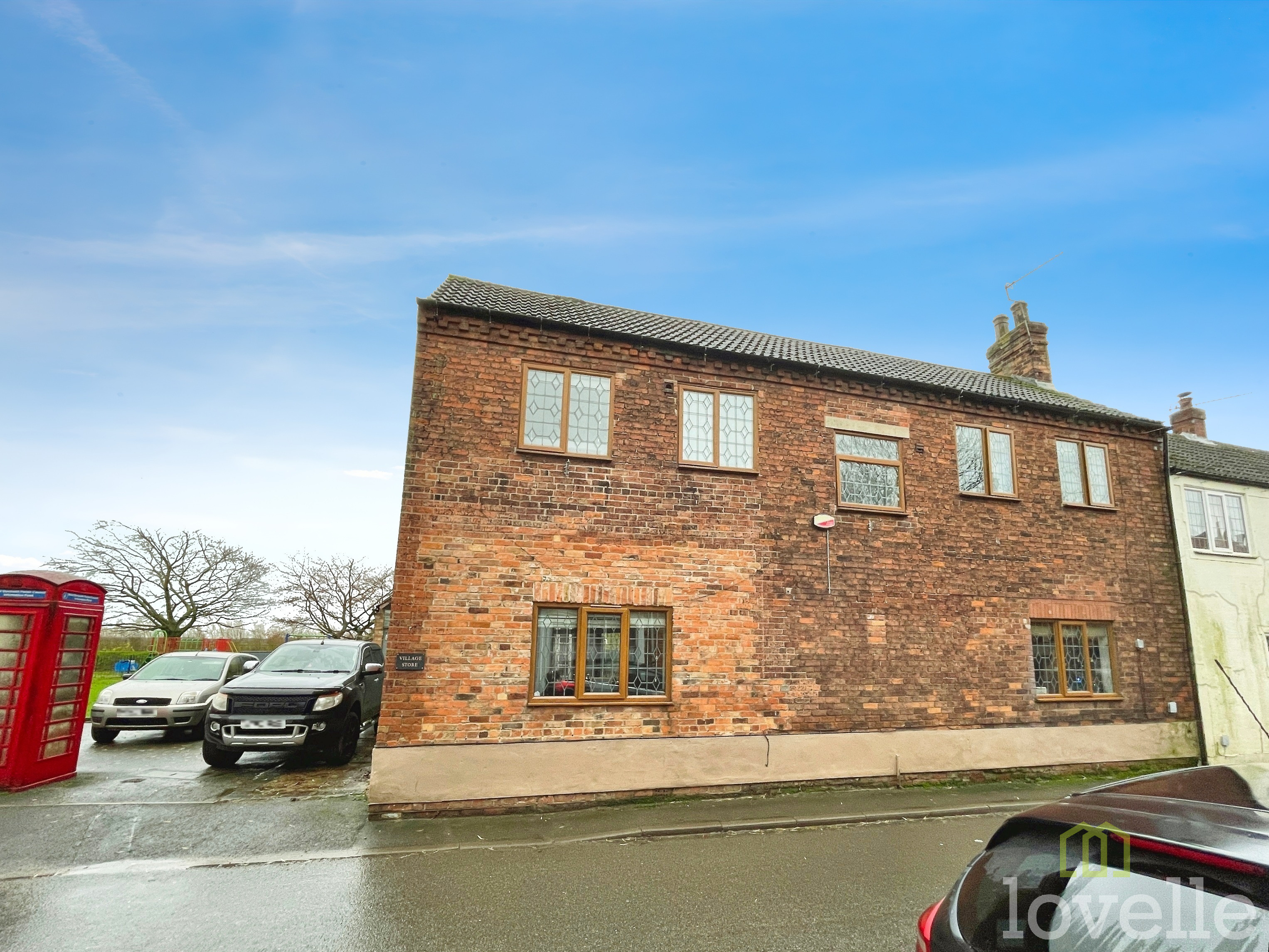4 bedroom Semi-detached house For Sale