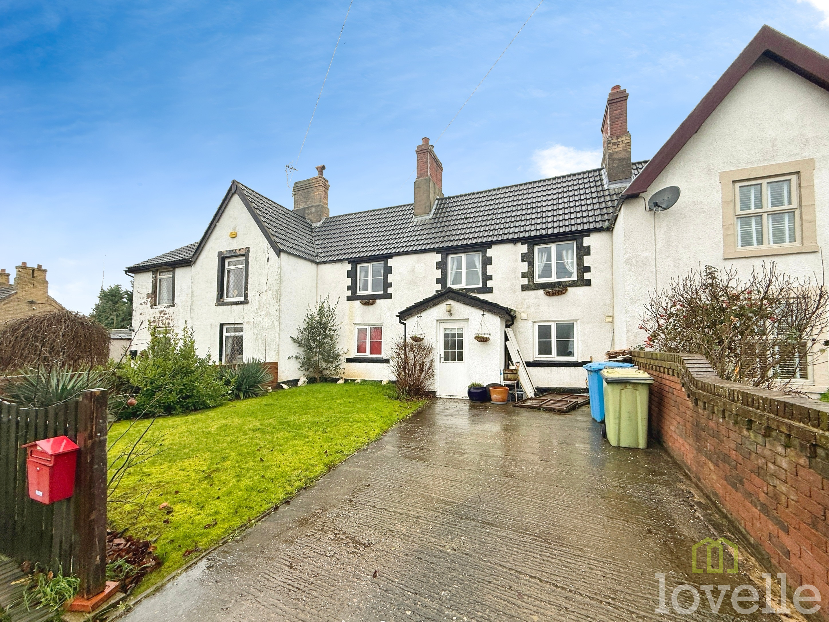 2 bedroom Terraced House Under Offer
