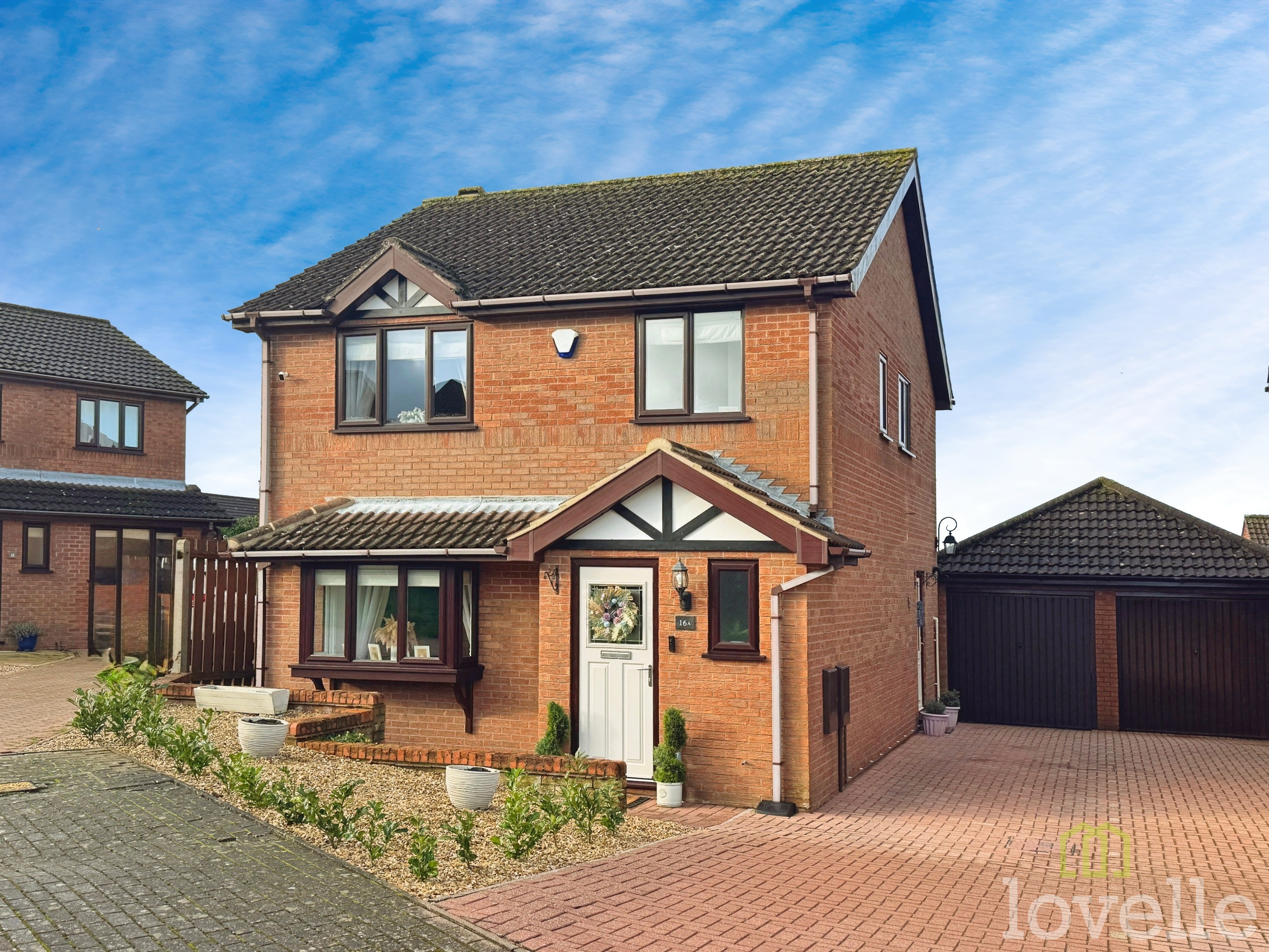 4 bedroom Detached house Under Offer