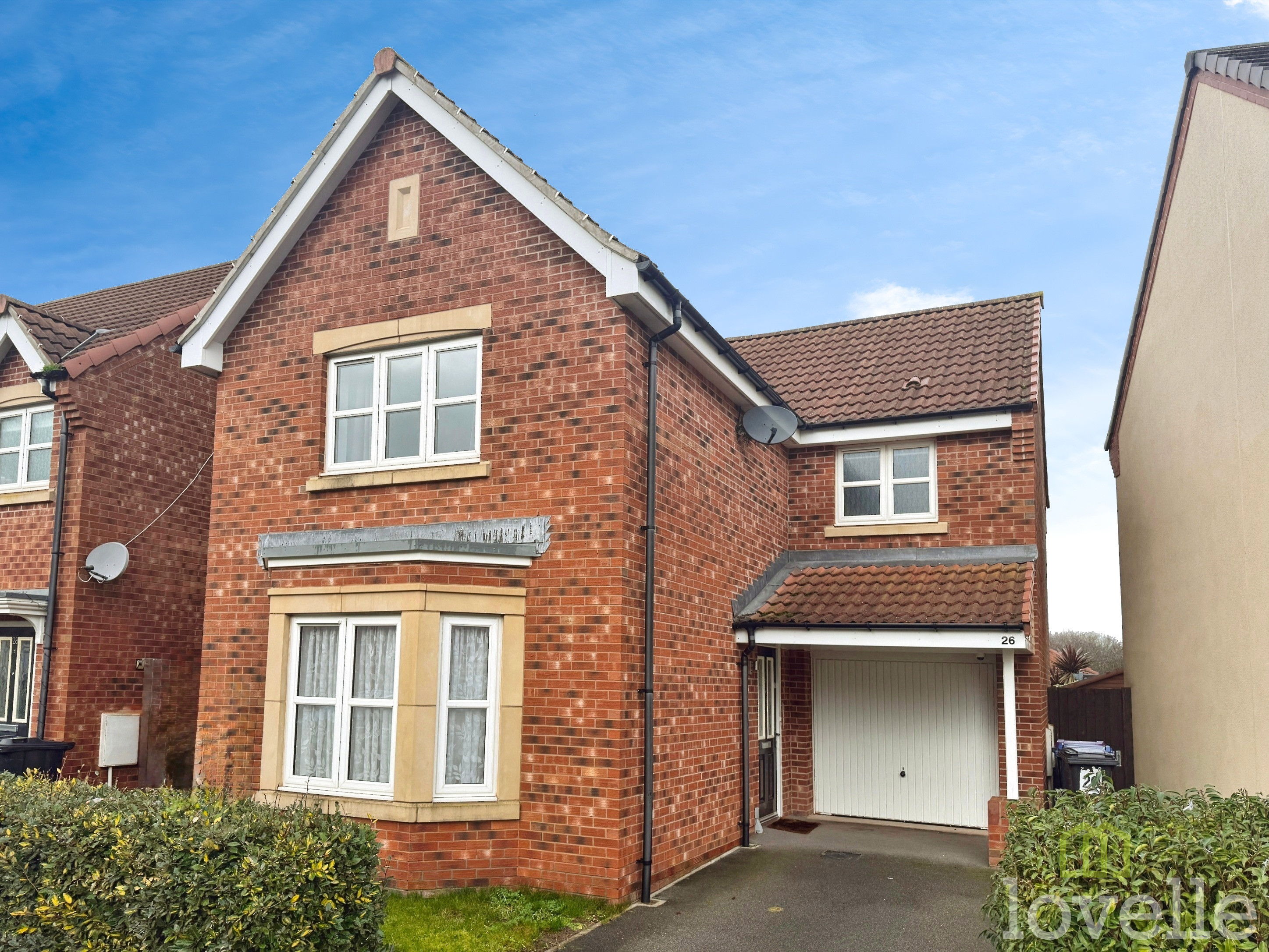 3 bedroom Detached house Under Offer