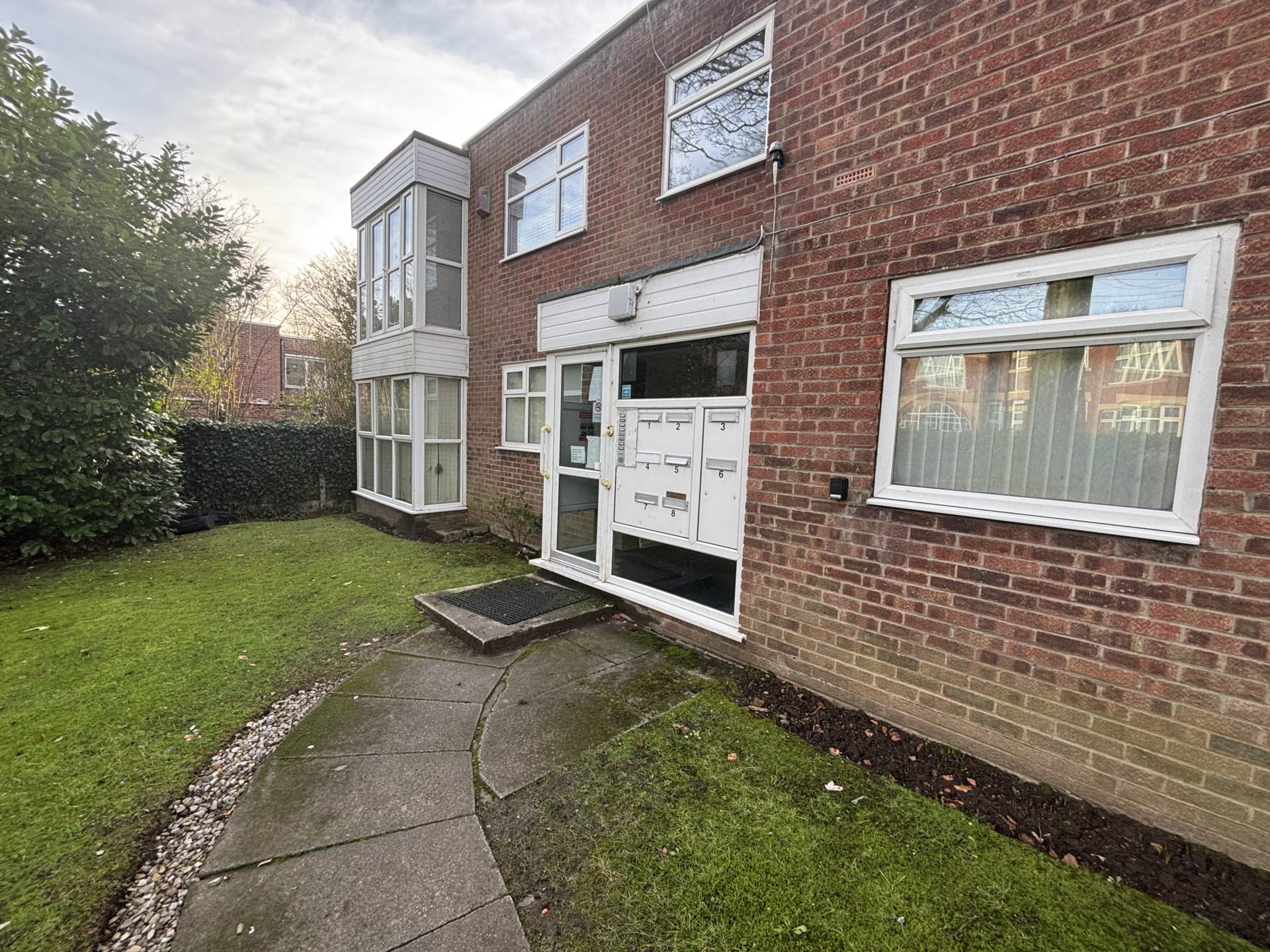 1 bedroom Flat To Let