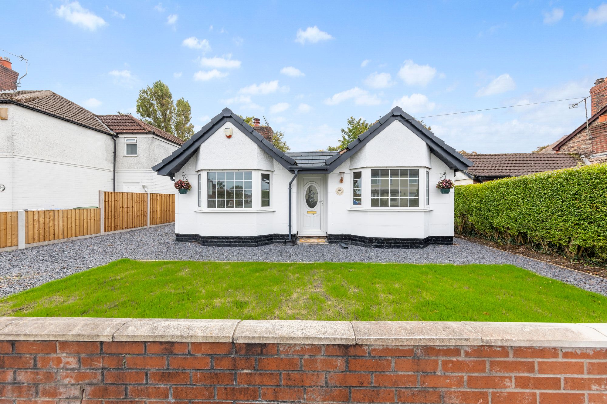 3 bedroom Detached bungalow For Sale