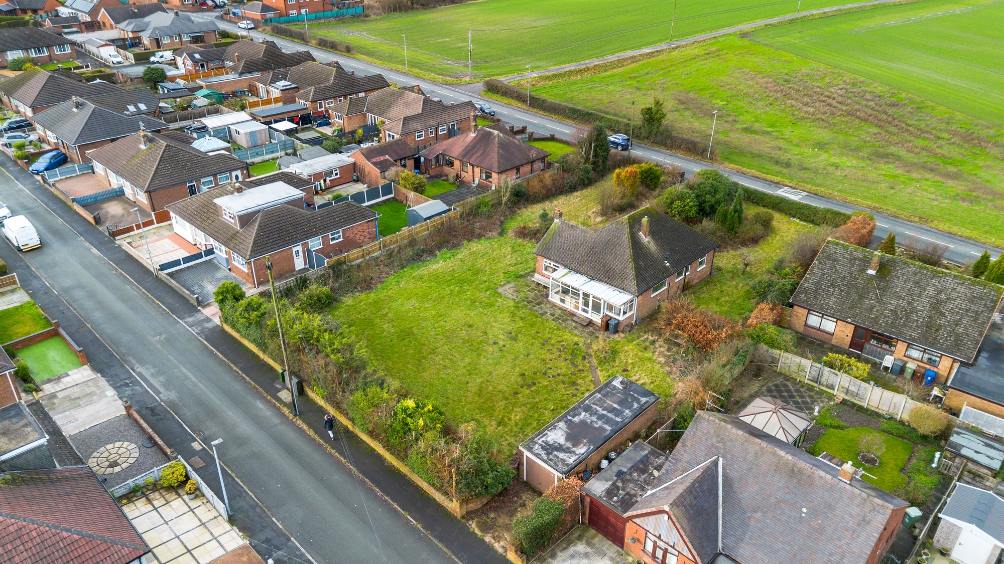 2 bedroom Detached bungalow Under Offer