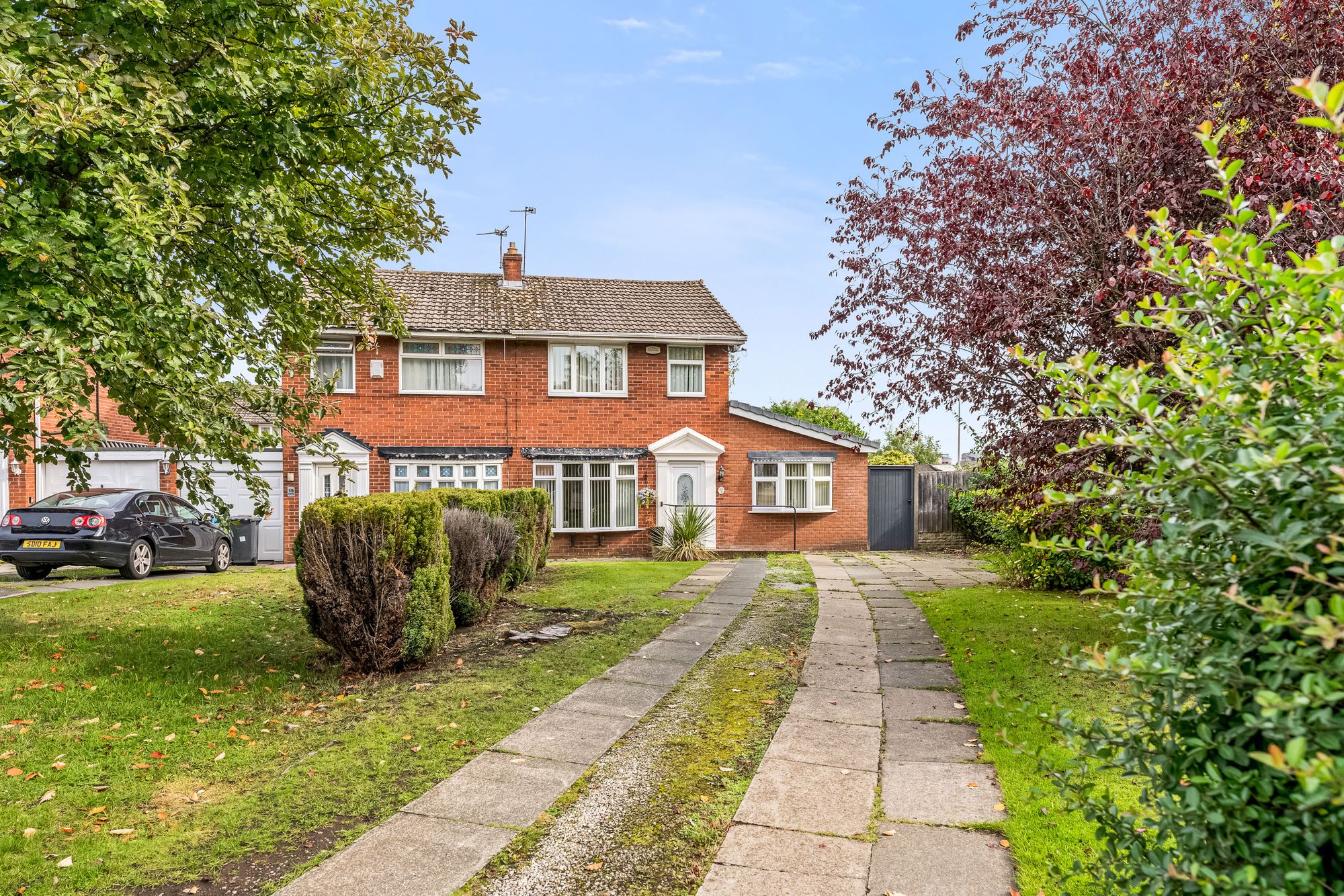 4 bedroom Semi-detached house Under Offer