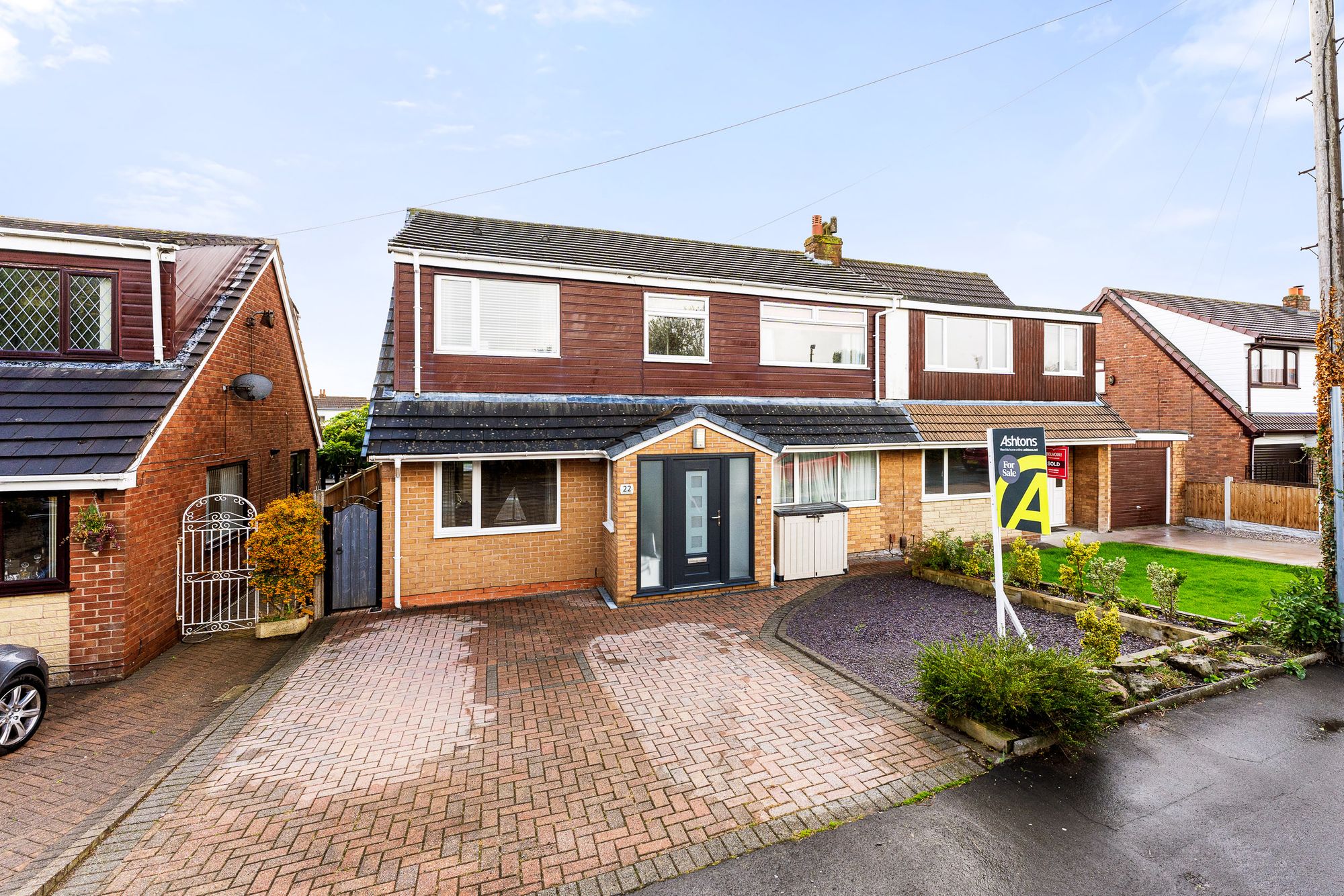 4 bedroom Semi-detached house For Sale