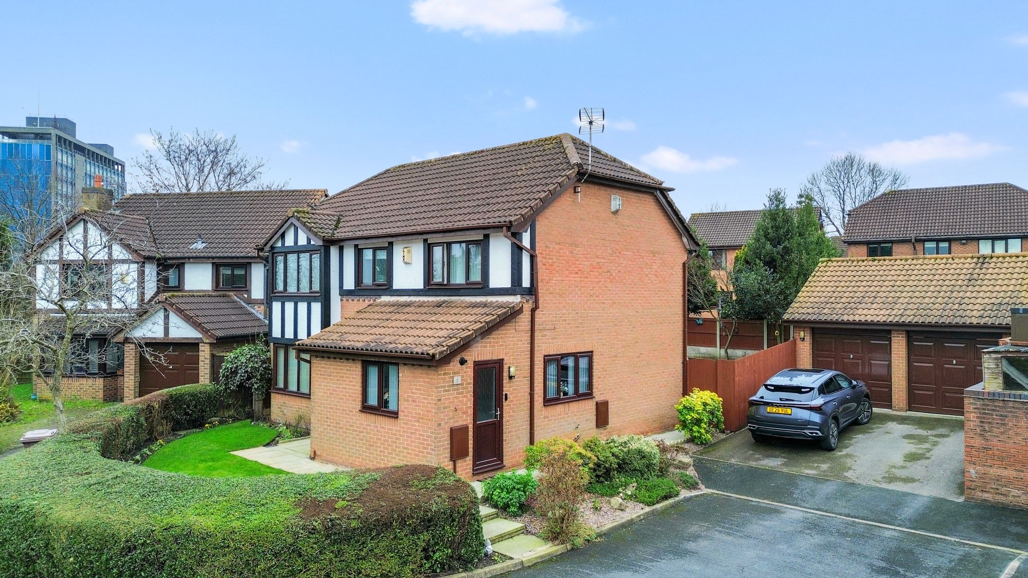 4 bedroom Detached house Under Offer
