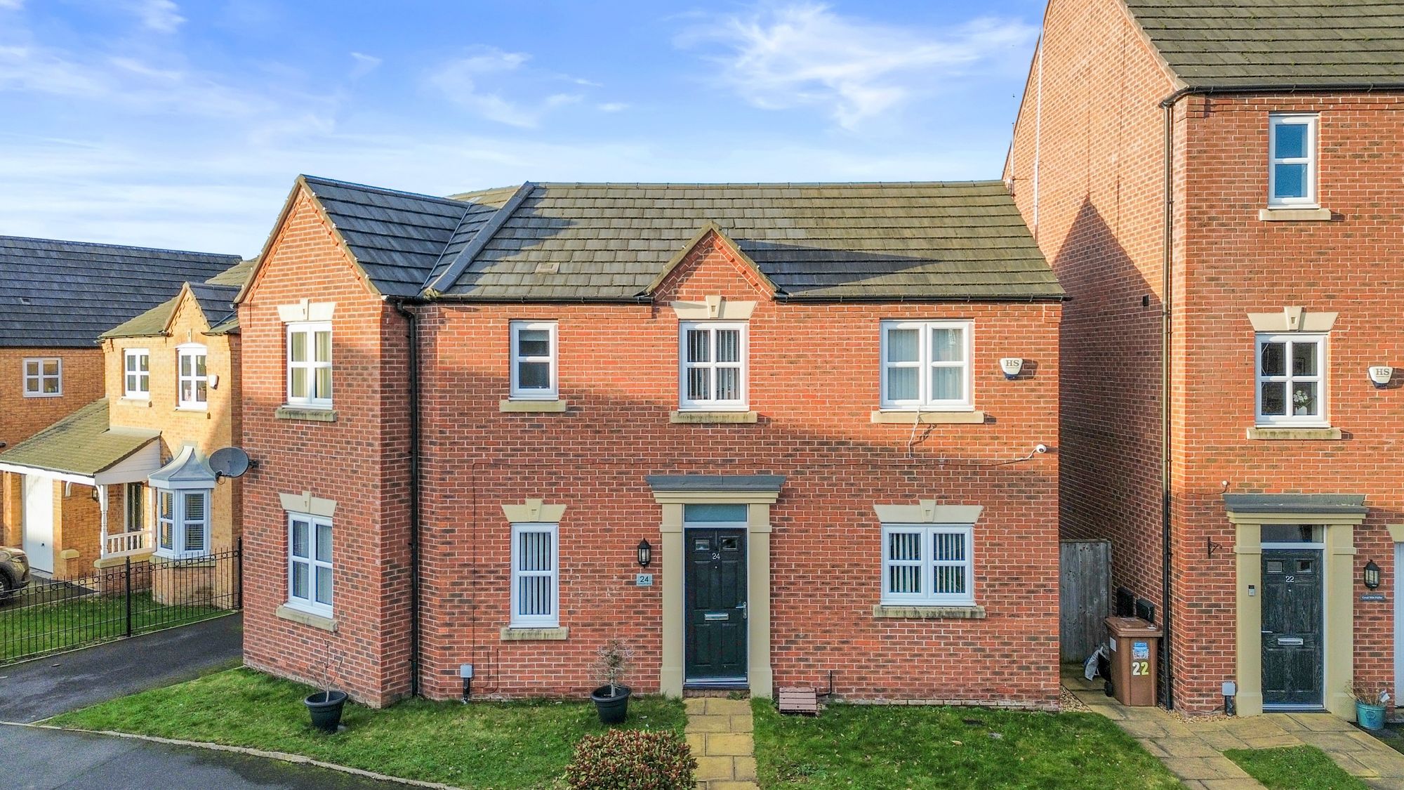 3 bedroom Detached house Under Offer