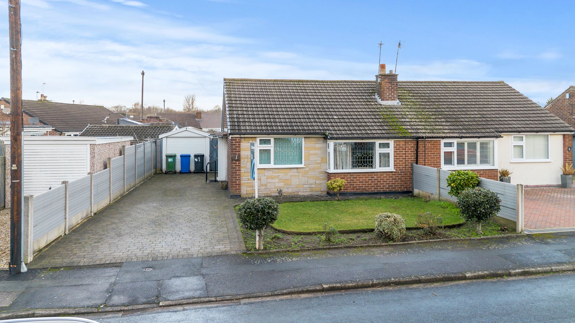 2 bedroom Detached bungalow Under Offer