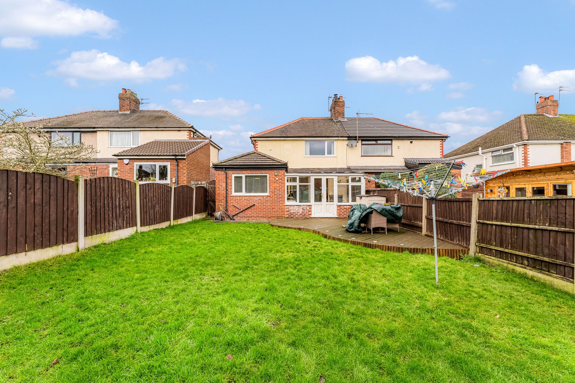 3 bedroom Semi-detached house For Sale