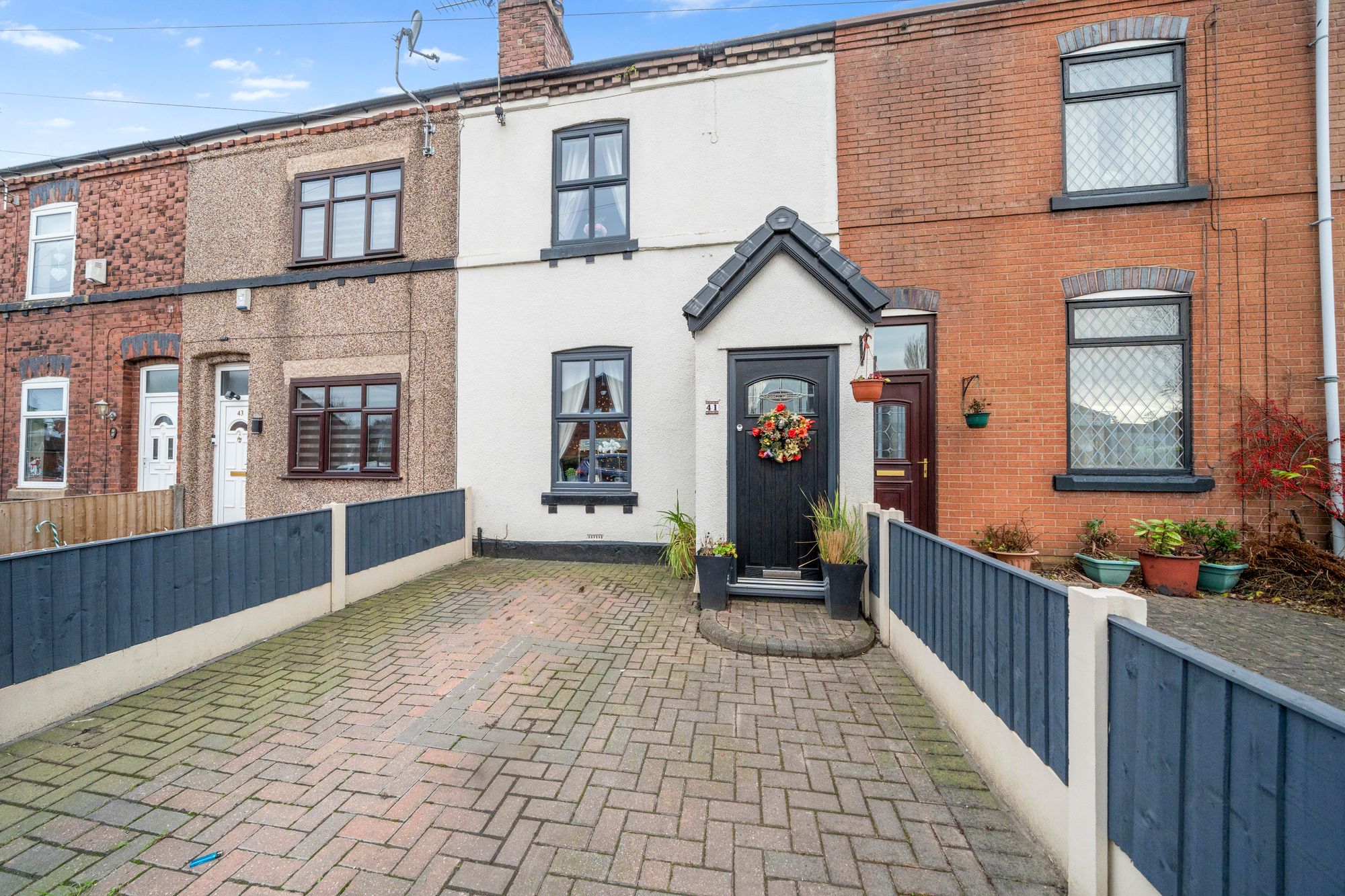 2 bedroom Terraced House Under Offer