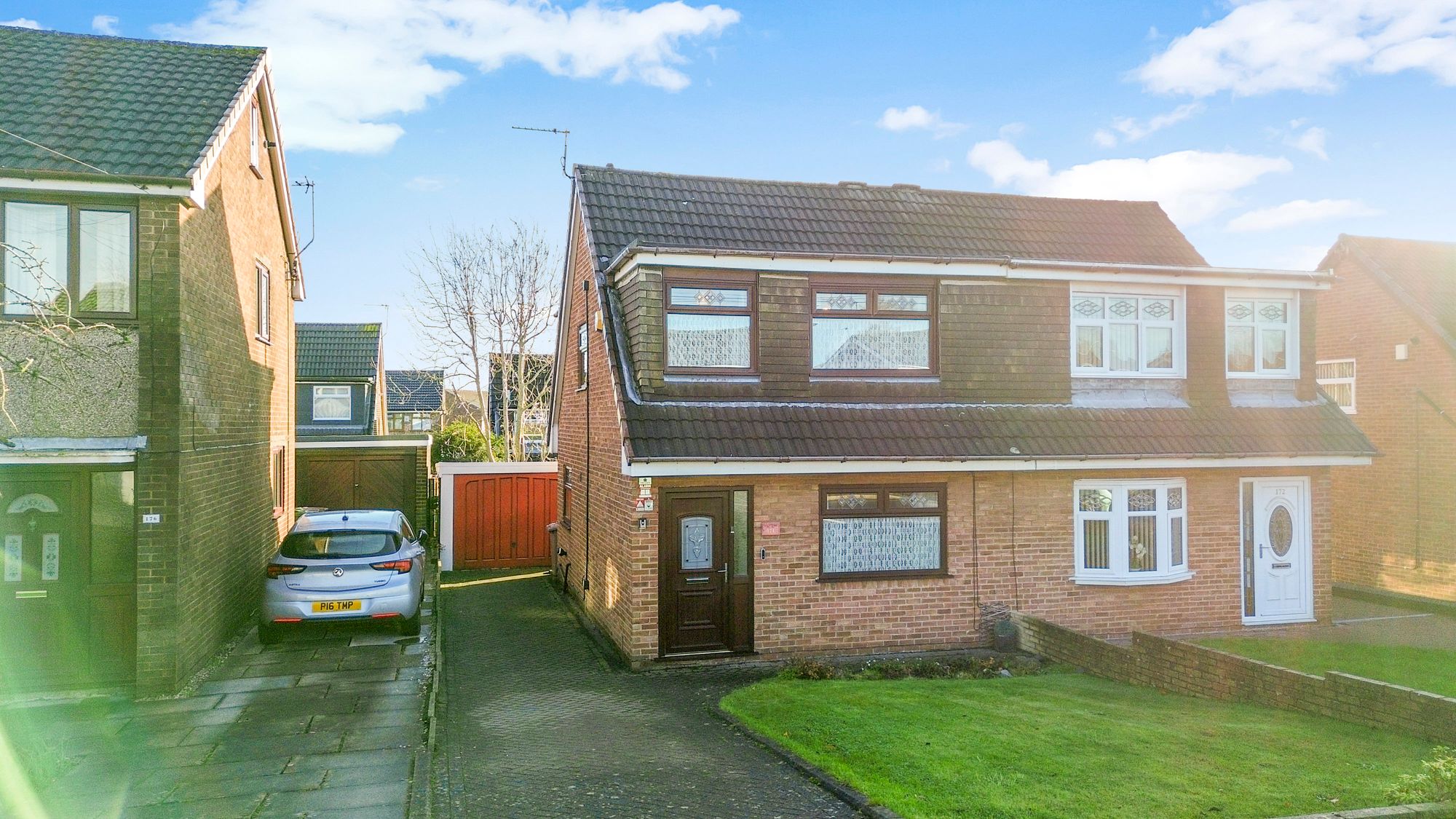 3 bedroom Semi-detached house For Sale
