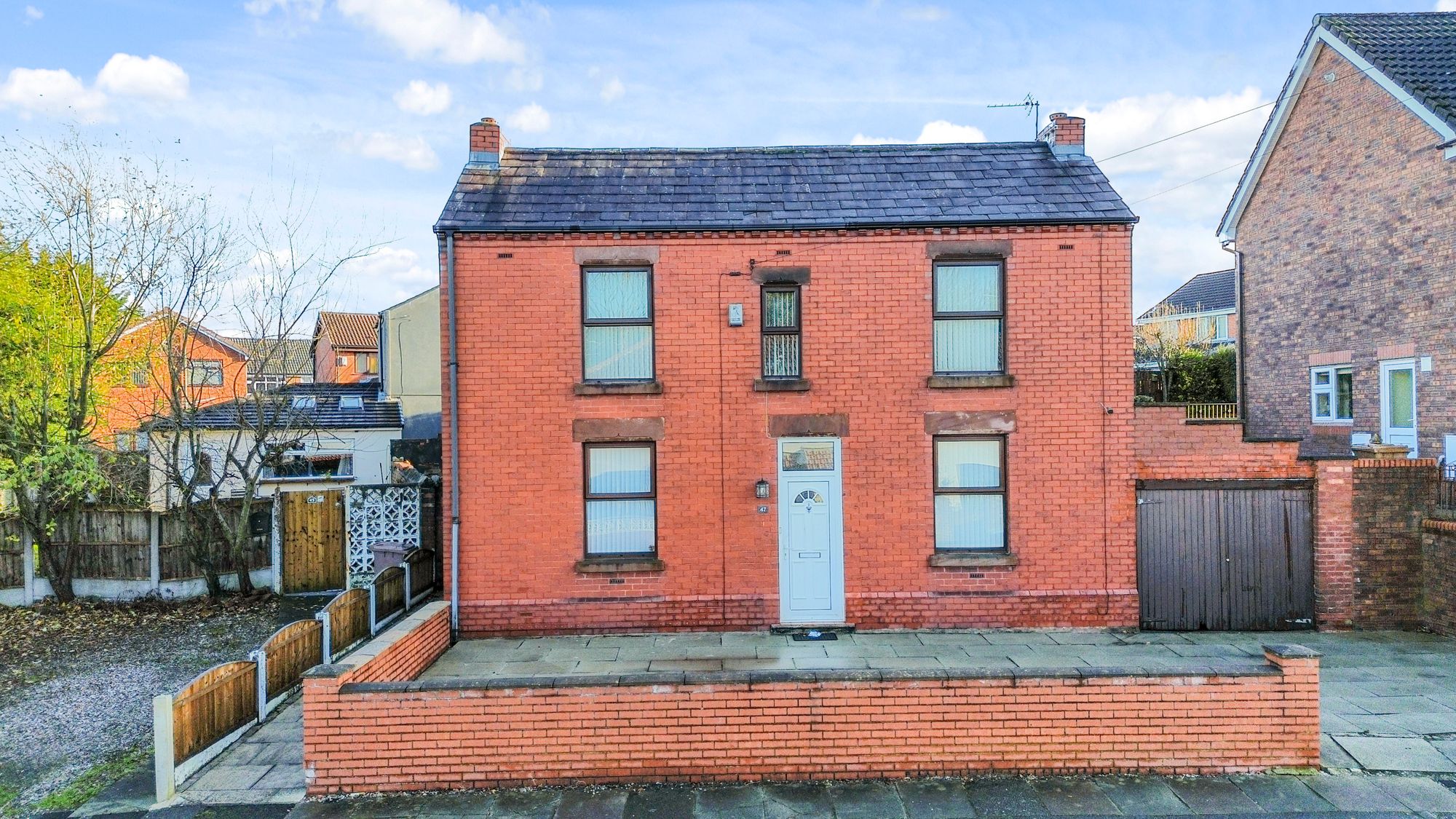 3 bedroom Detached house For Sale