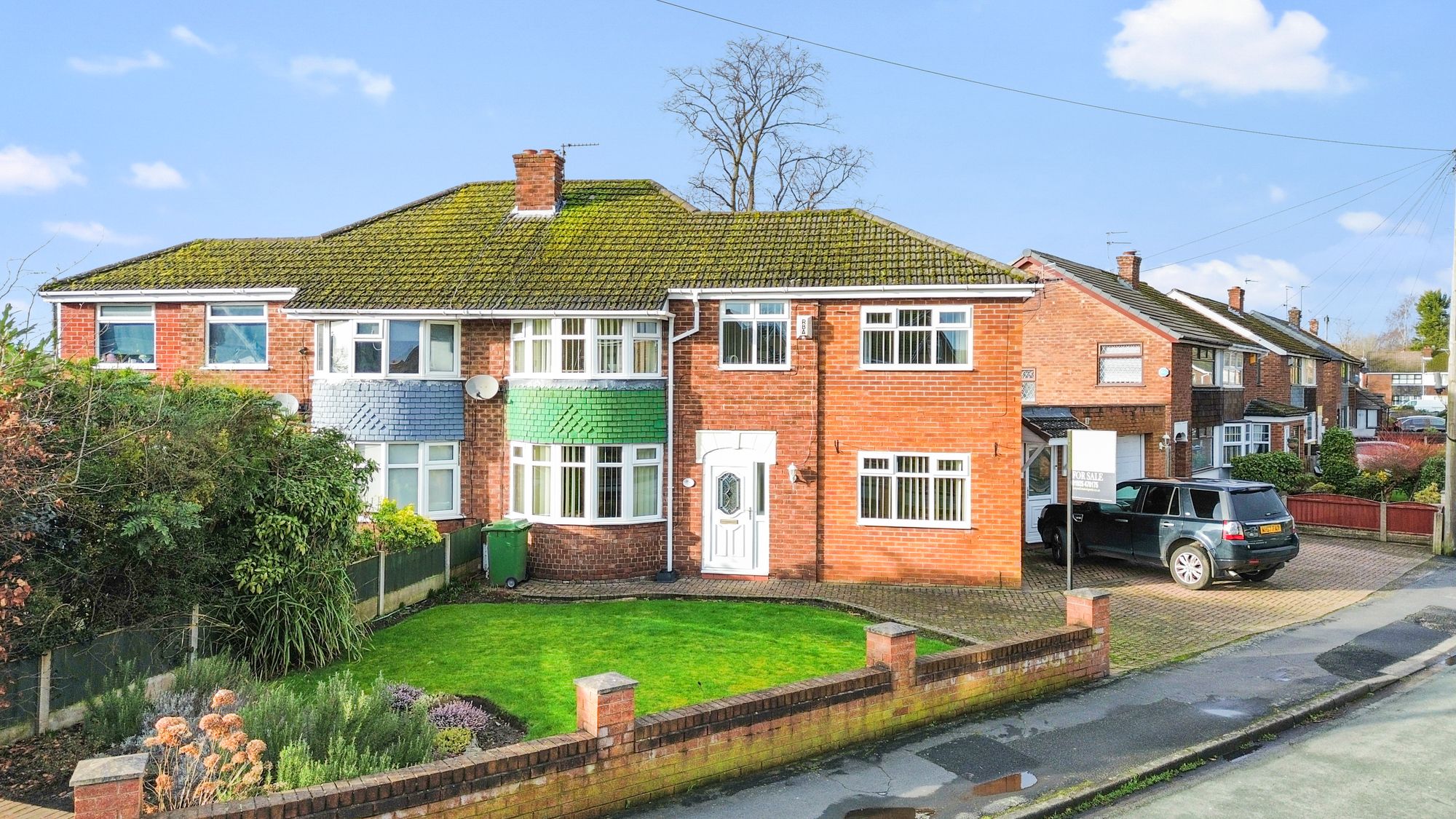 5 bedroom Semi-detached house For Sale