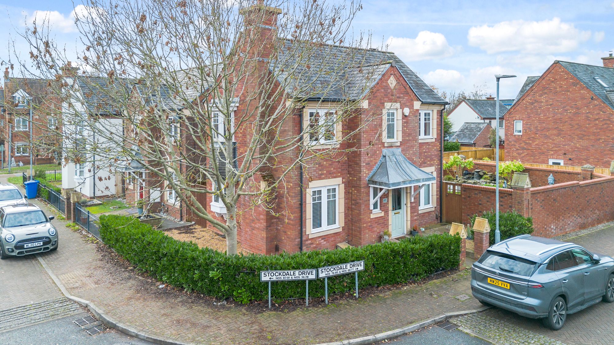 3 bedroom Detached house Under Offer