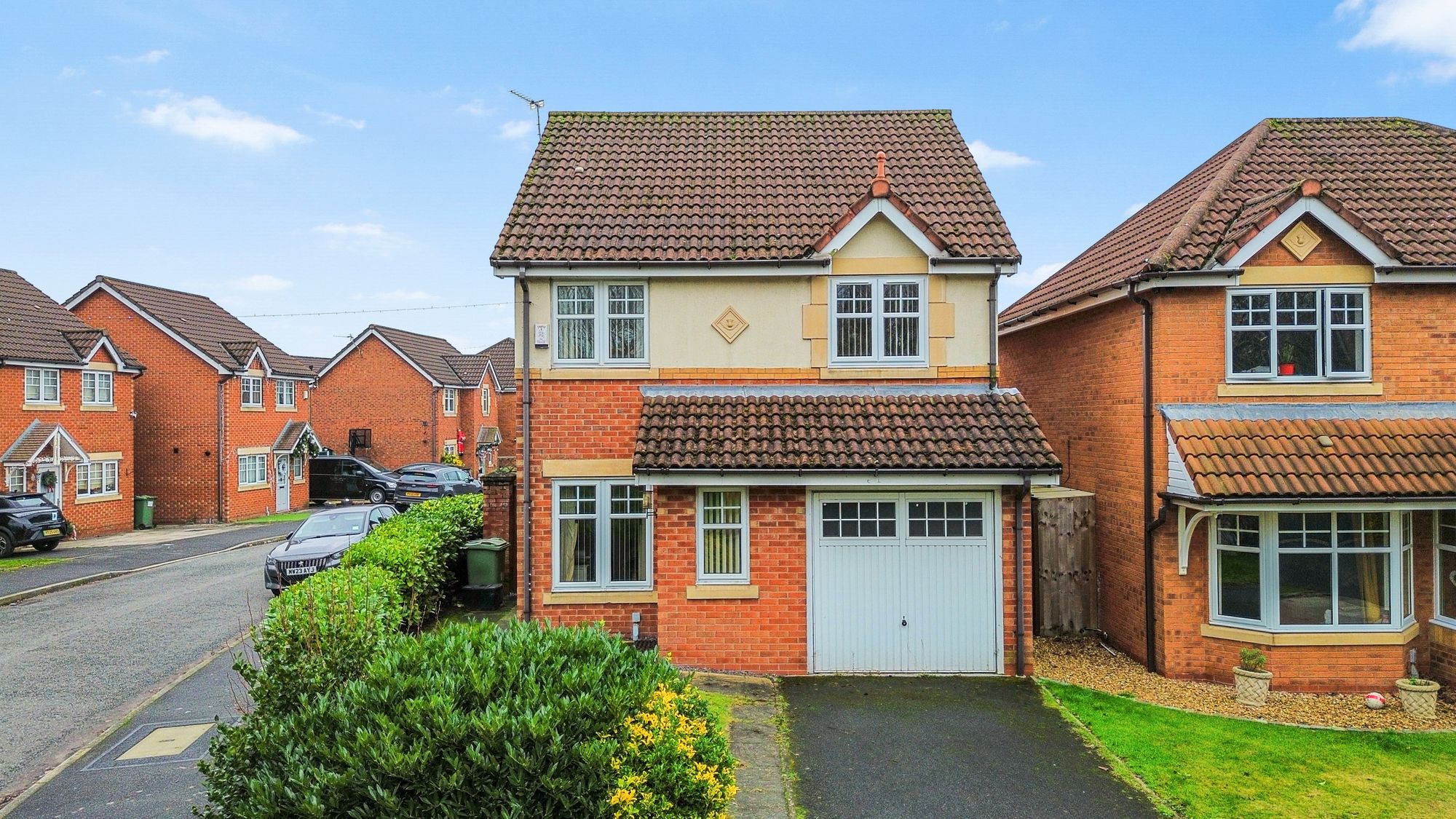 3 bedroom Detached house Under Offer