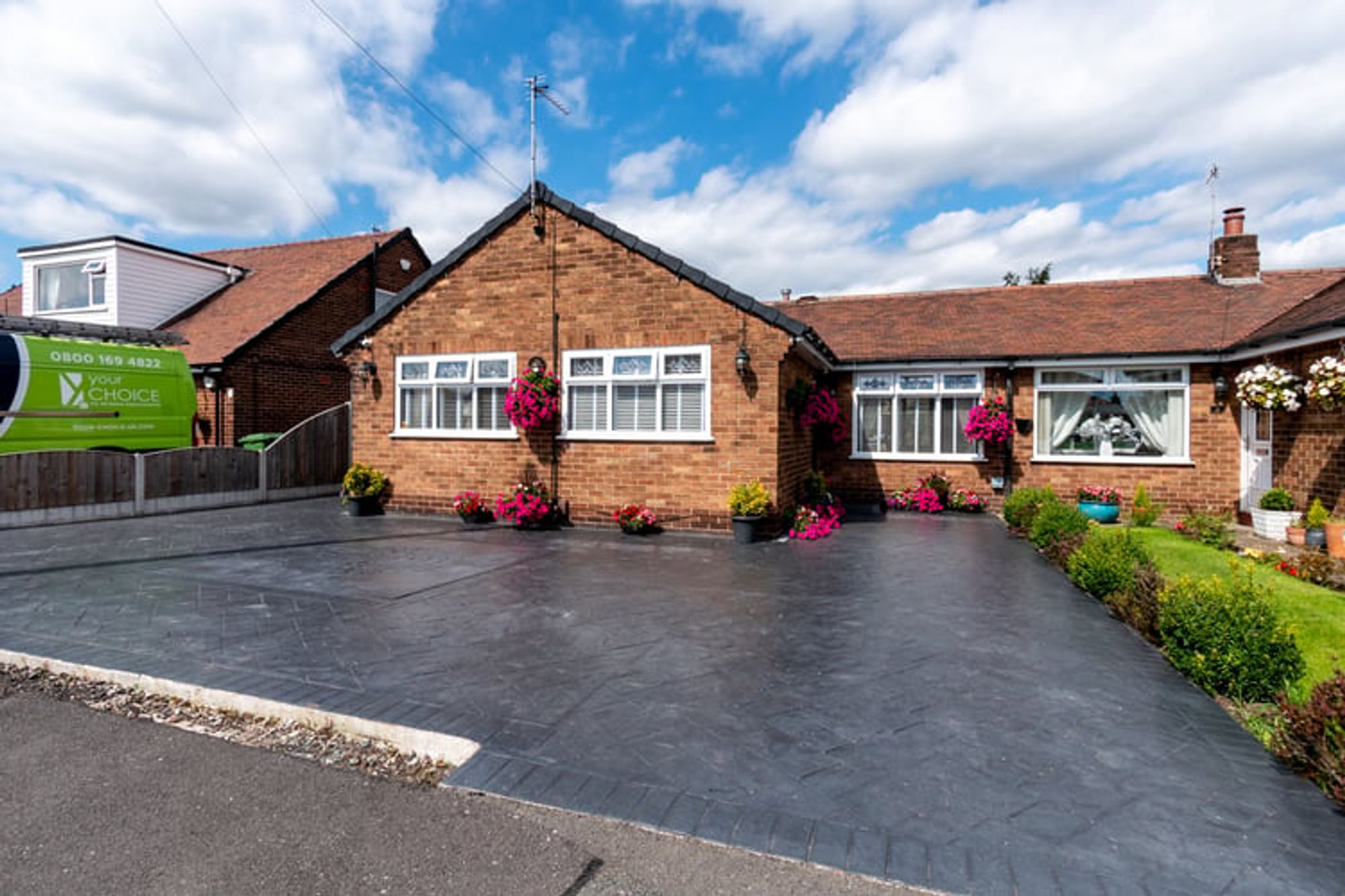 3 bedroom Detached bungalow Under Offer