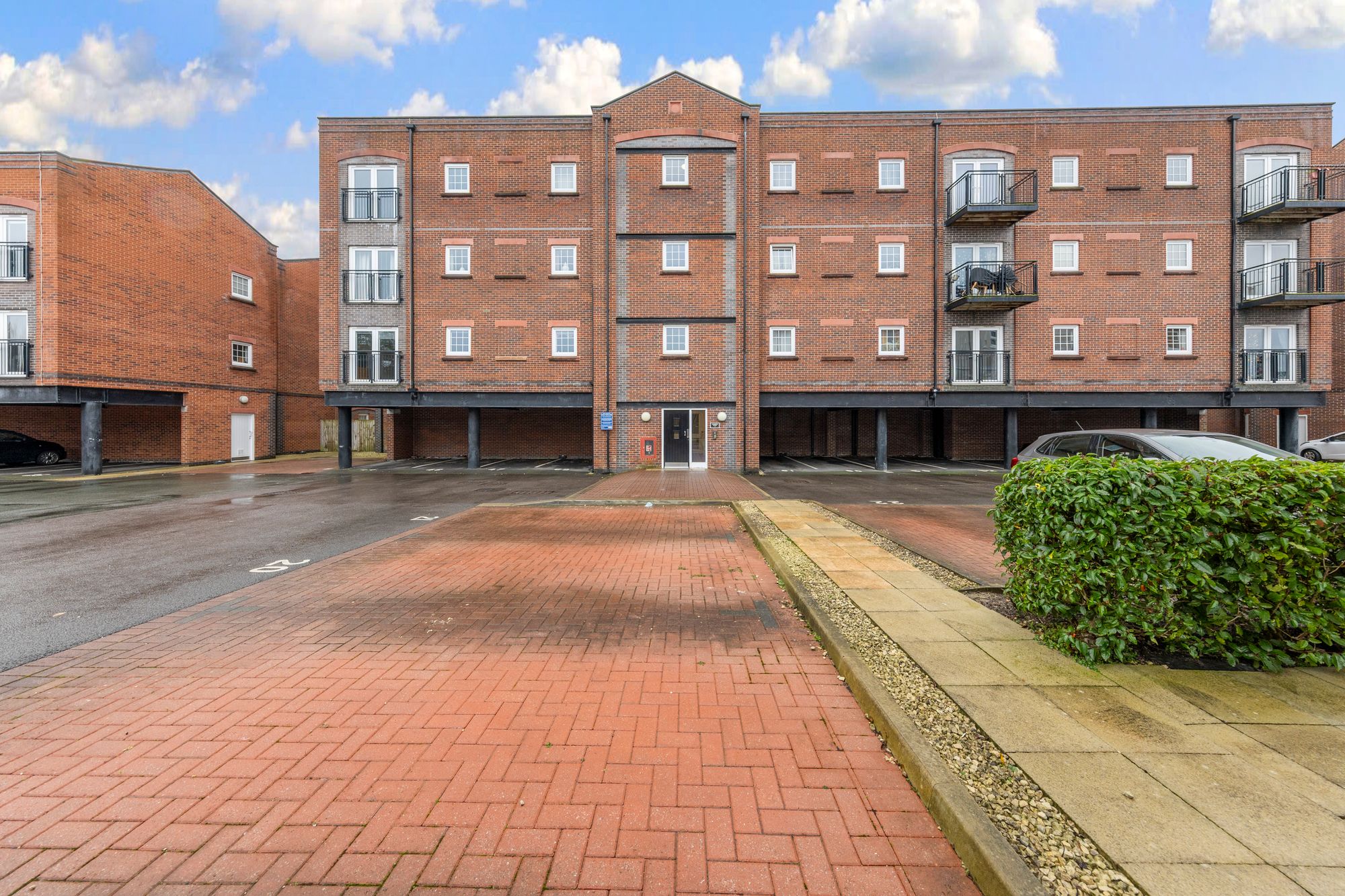 2 bedroom Flat share Under Offer
